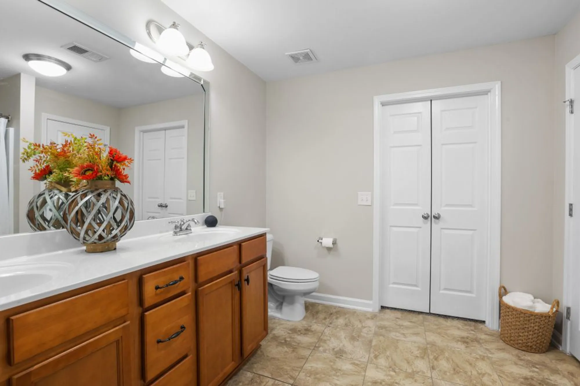 Property Slideshow image 11 of 27 | 1465 woodside dr, Lebanon, TN, 37087