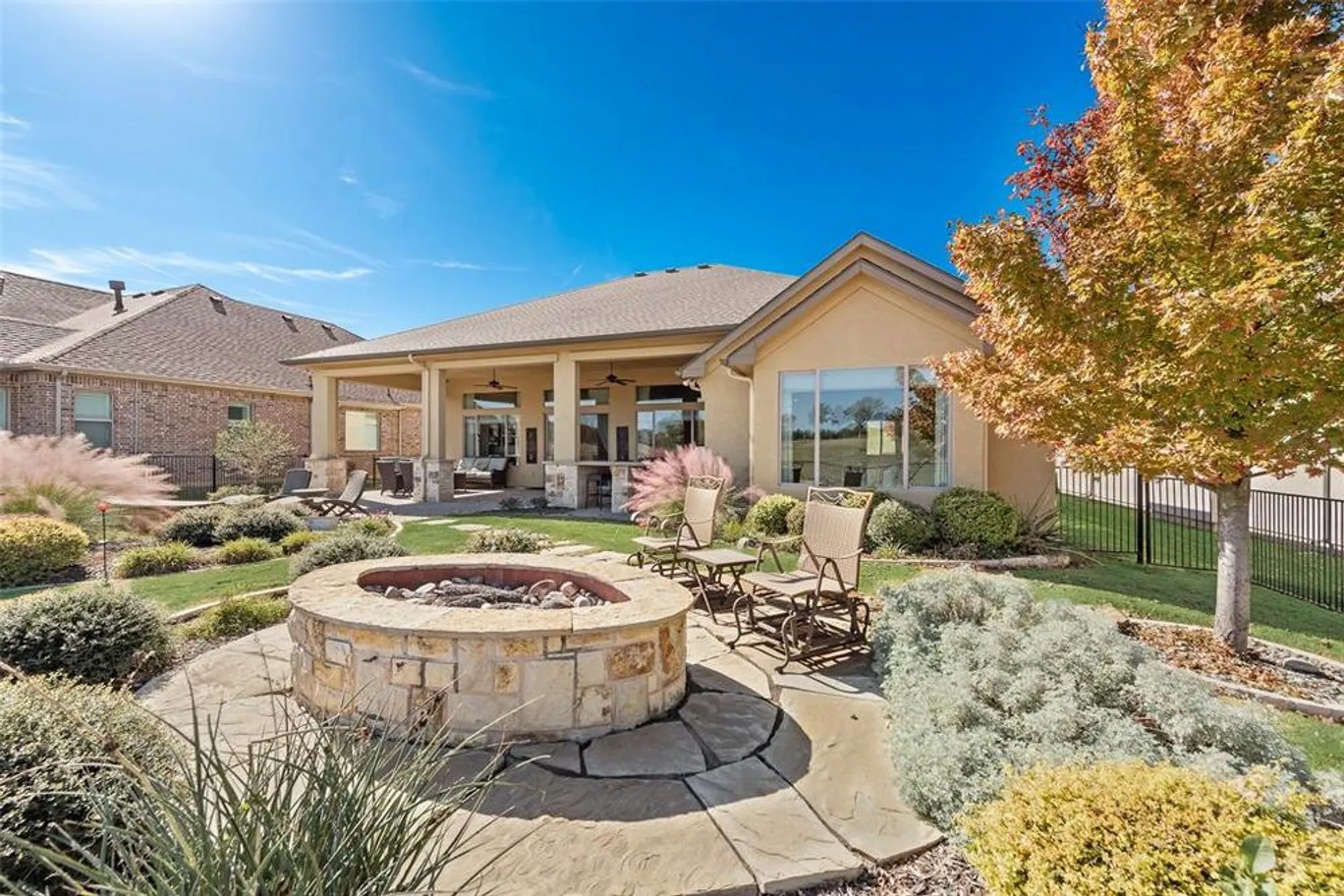 Property Slideshow image 28 of 32 | 11532 southerland dr, Denton, TX, 76207