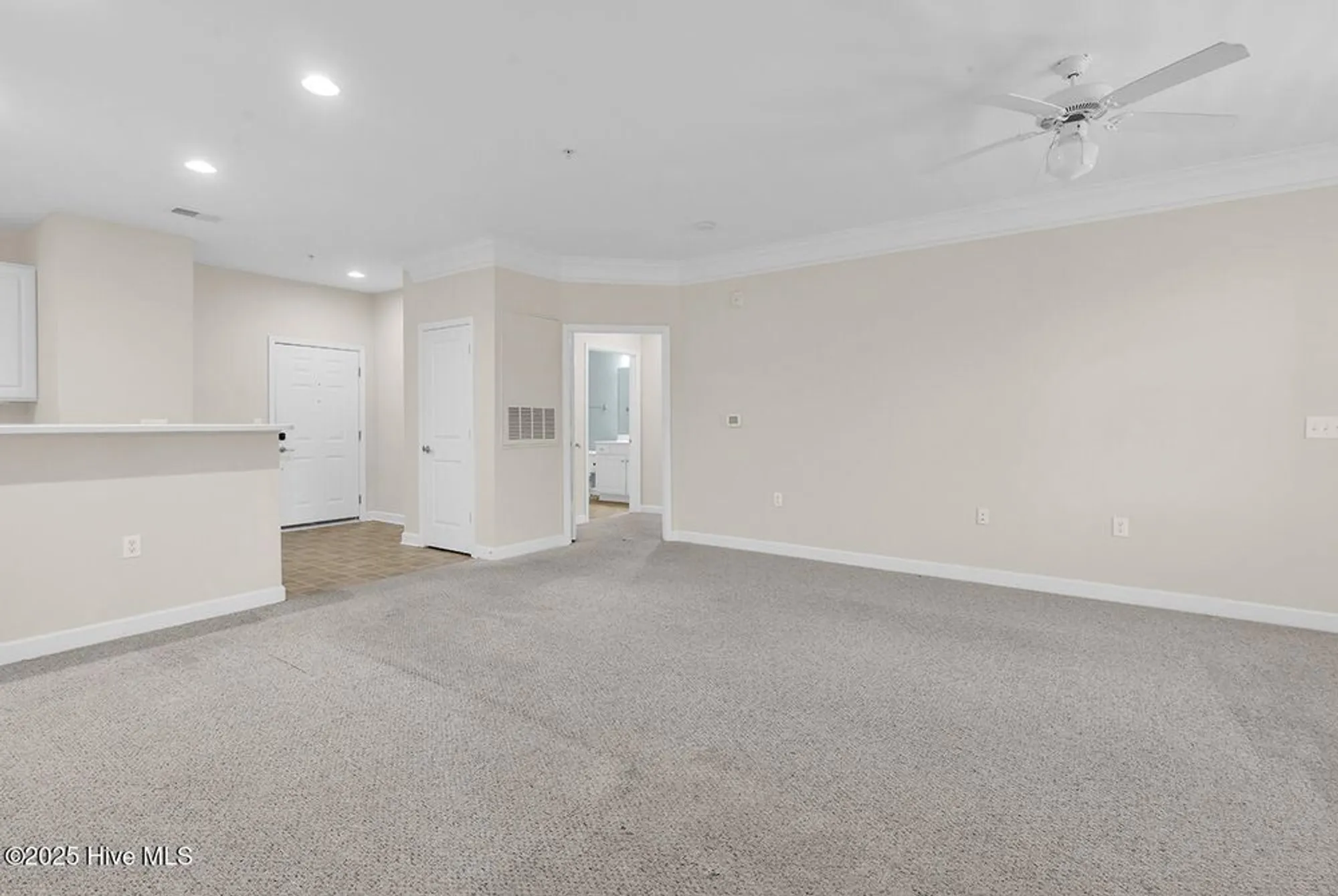 Property Slideshow image 9 of 30 | 395 s crow creek dr 1304, Calabash, NC, 28467