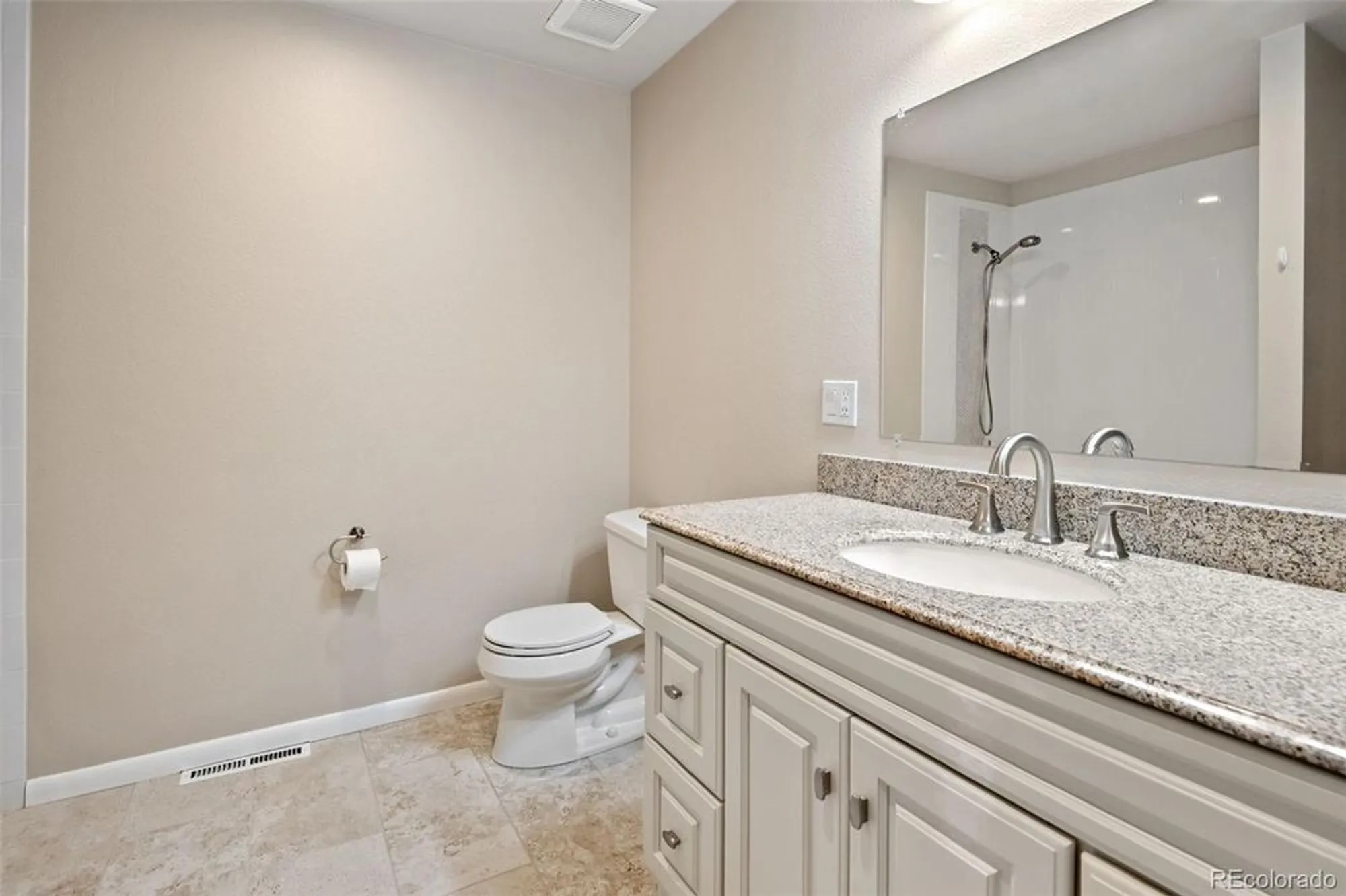 Property Slideshow image 19 of 26 | 7433 w cedar cir, Lakewood, CO, 80226