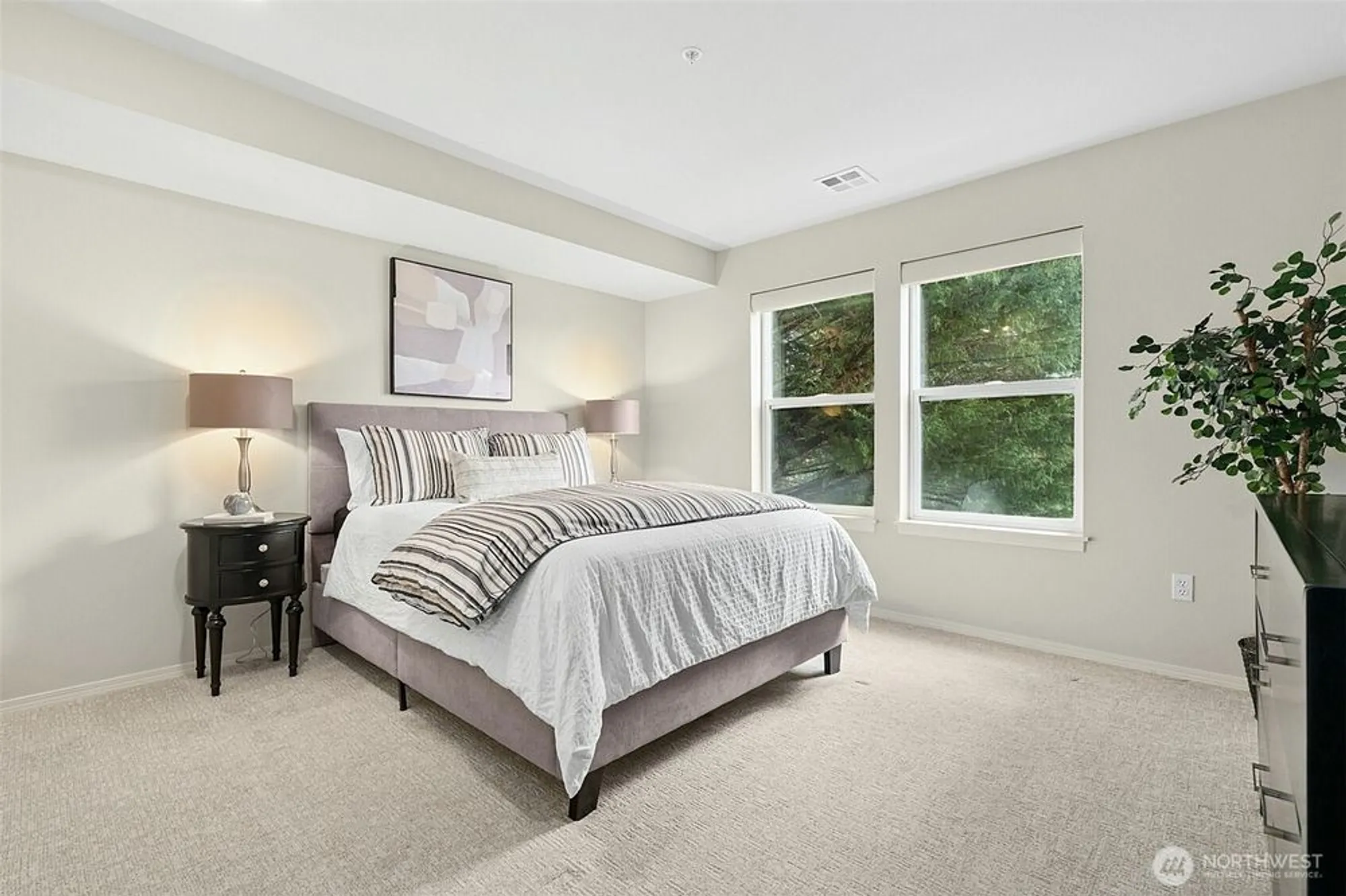 Property Slideshow image 19 of 31 | 22535 se highland cir 206, Issaquah, WA, 98029