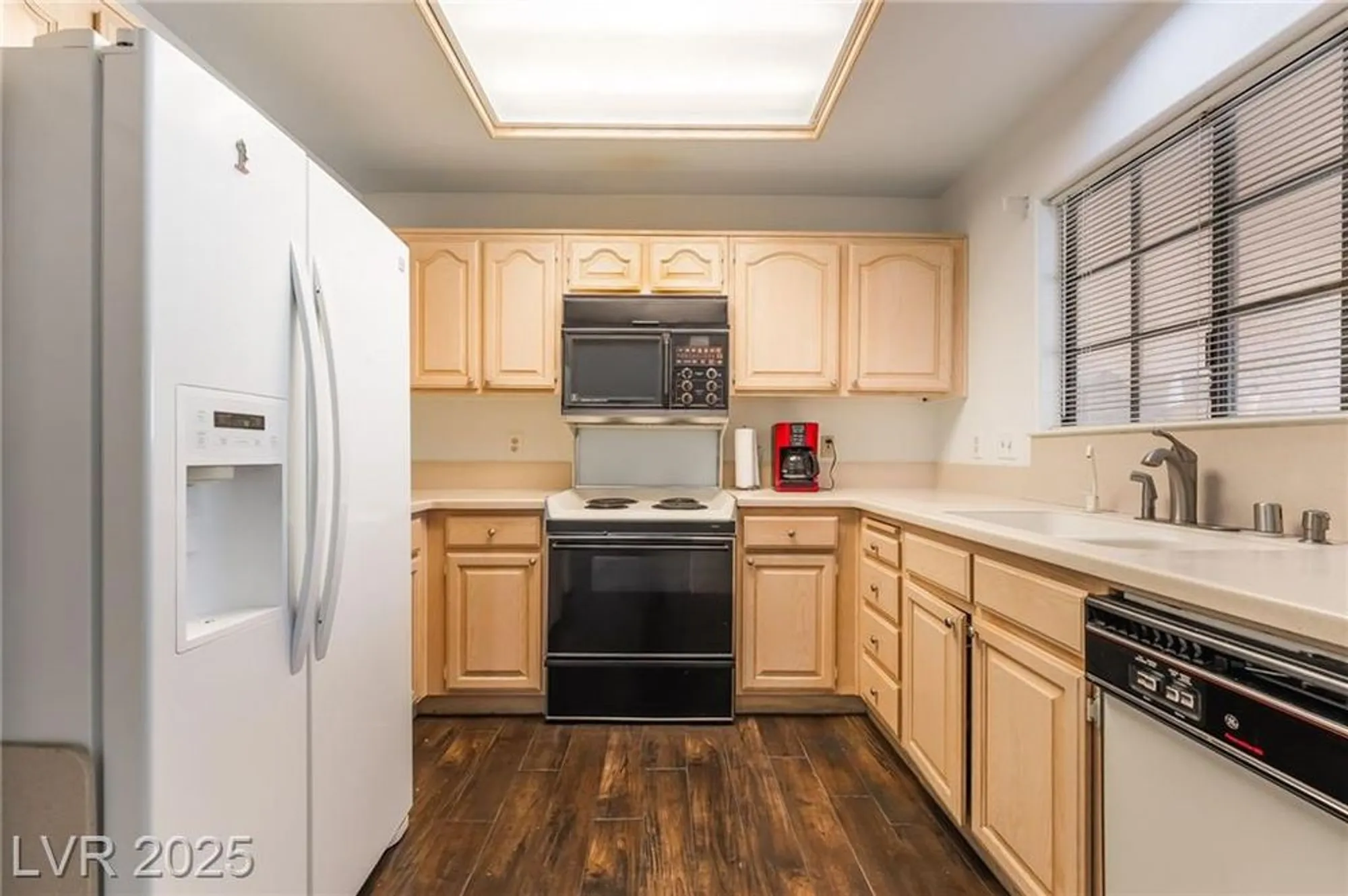 Property Slideshow image 13 of 44 | 2851 s valley view blvd 1120, Las Vegas, NV, 89102