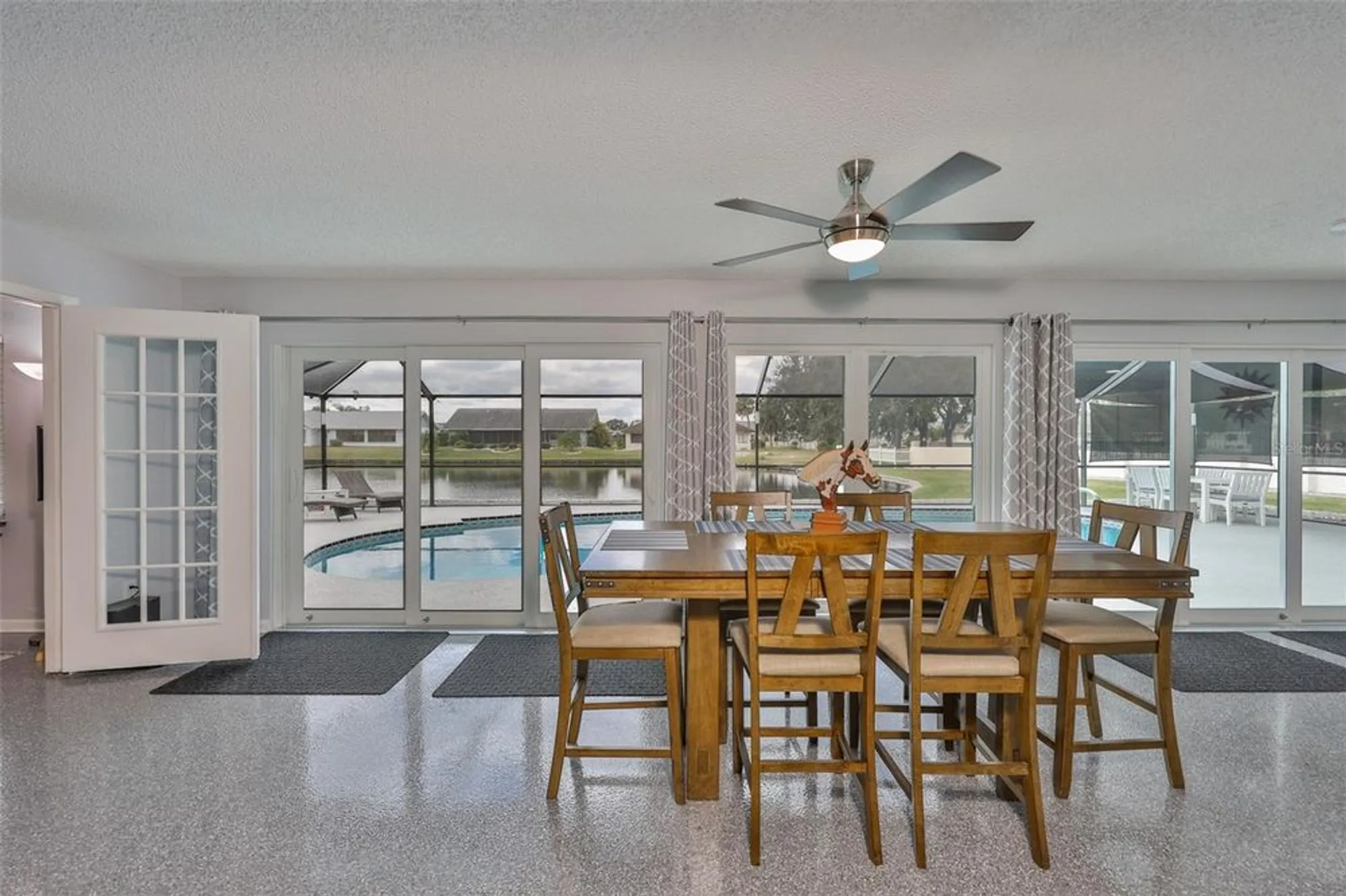 Property Slideshow image 15 of 63 | 2022 east view dr, Sun City Center, FL, 33573