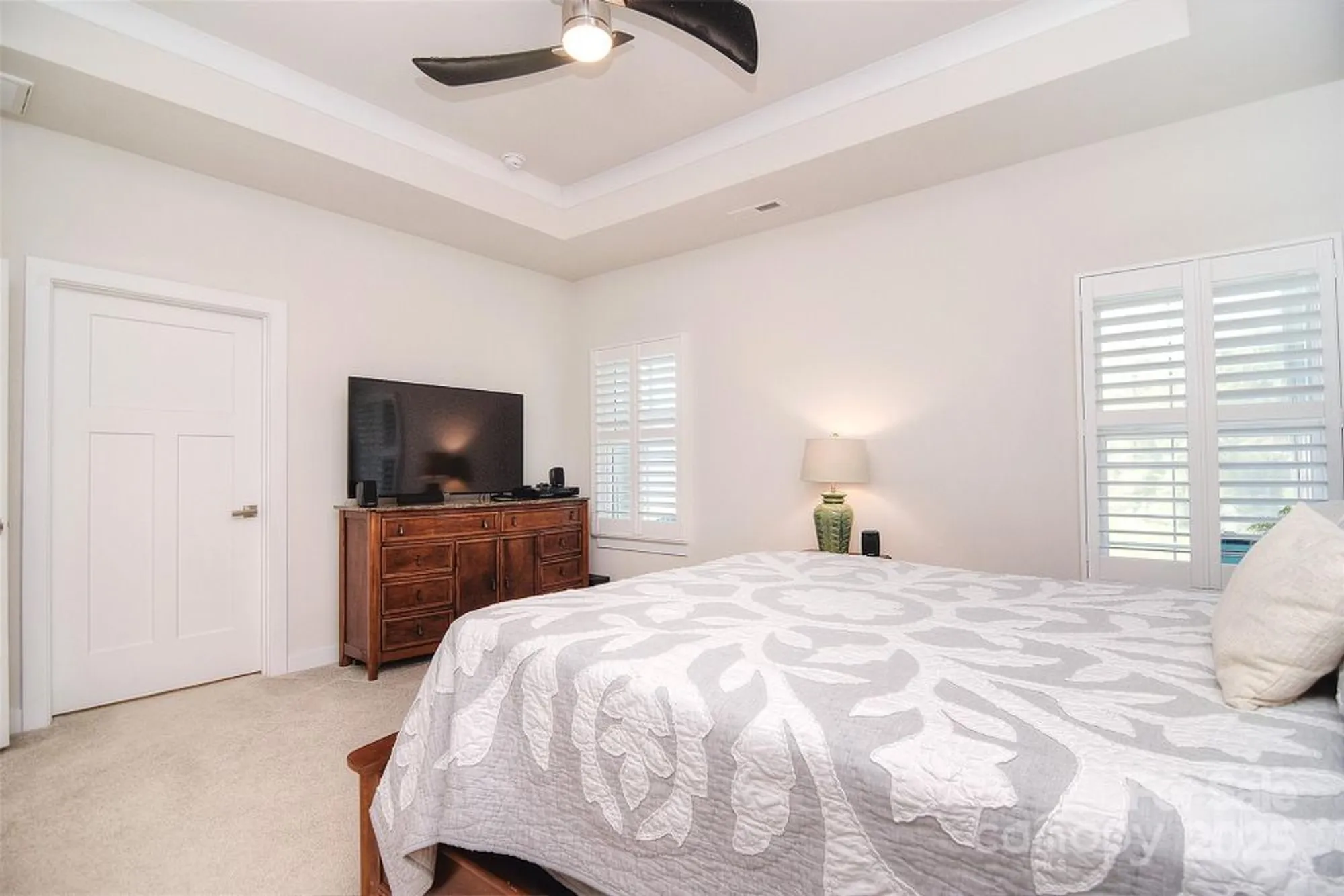 Property Slideshow image 18 of 38 | 5219 larewood dr, Charlotte, NC, 28215