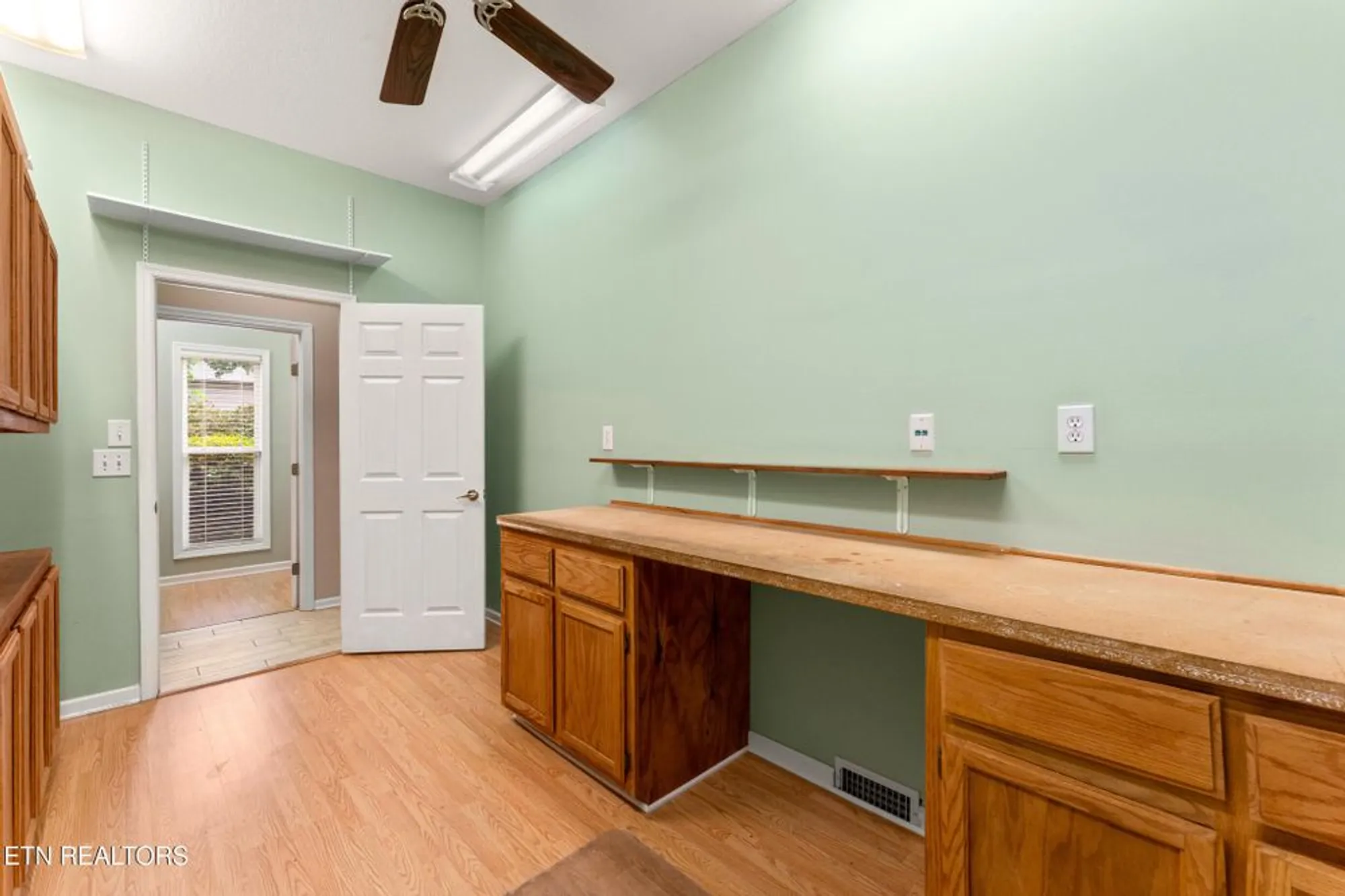 Property Slideshow image 34 of 58 | 123 inata cir, Loudon, TN, 37774