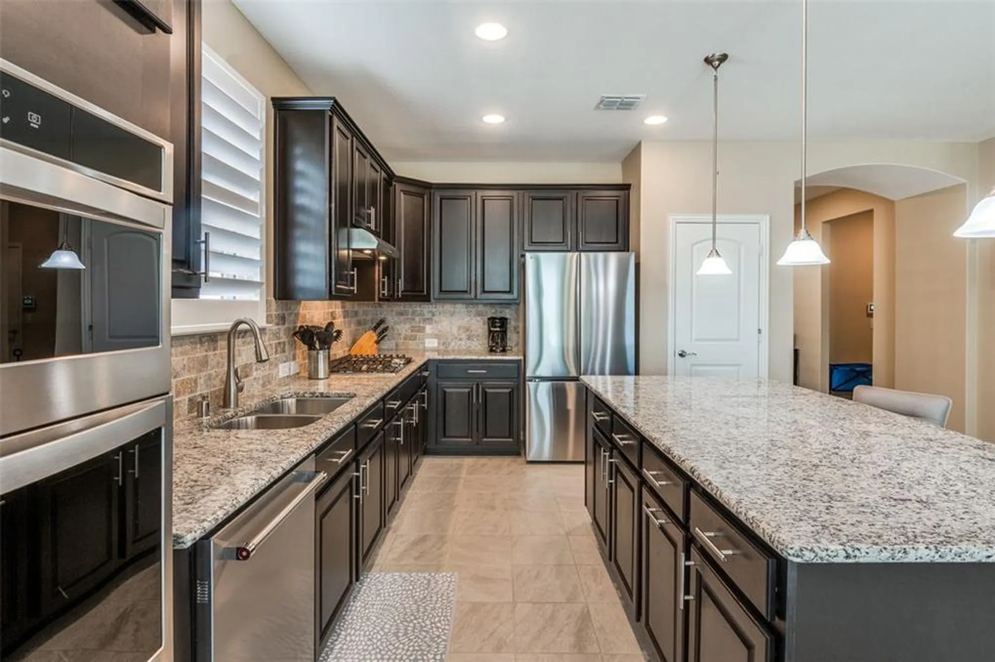 Property Slideshow image 8 of 25 | 1845 plantation crest dr, Frisco, TX, 75036