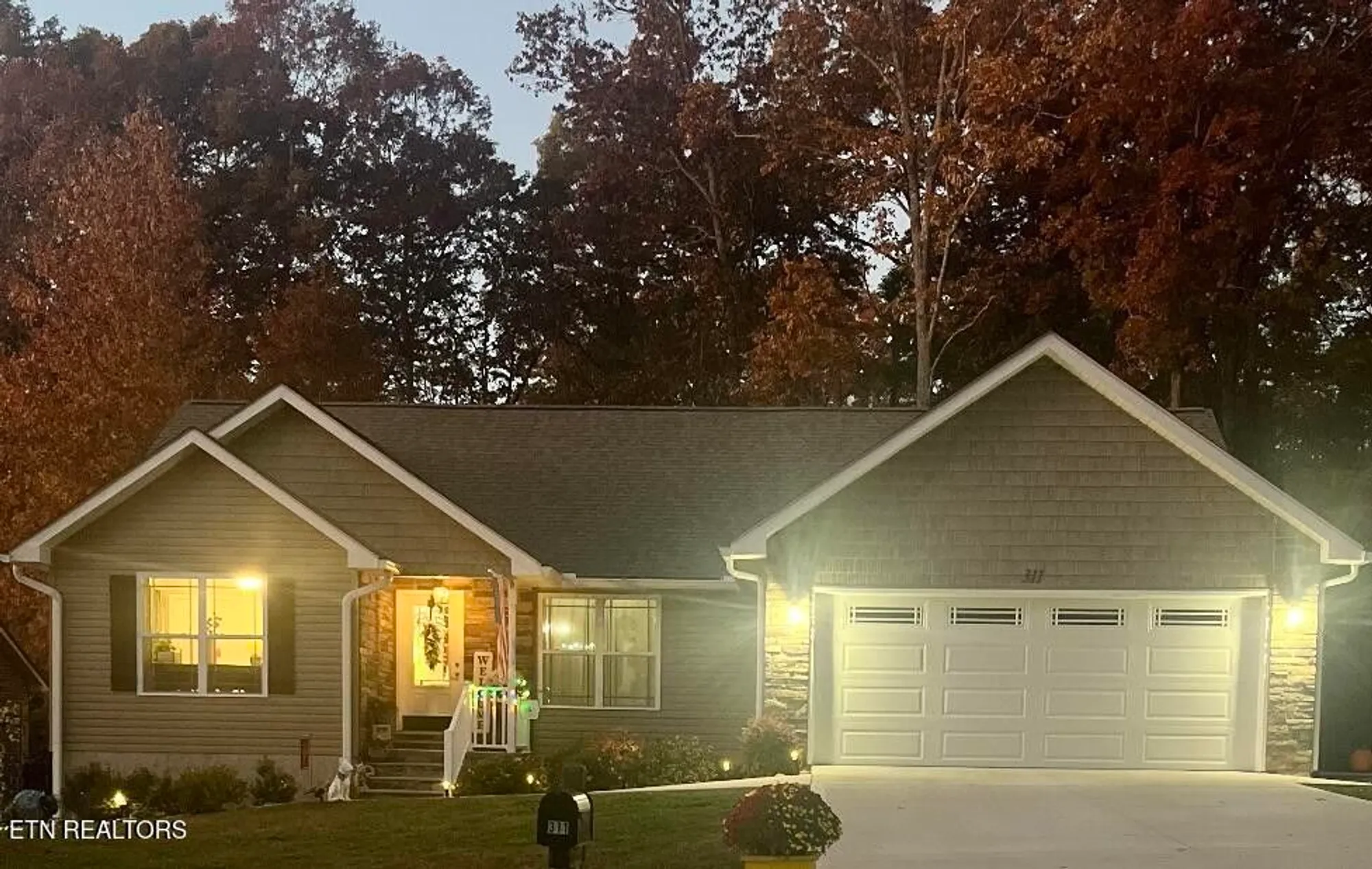 Property Slideshow image 5 of 27 | 311 lakeview dr, Crossville, TN, 38558