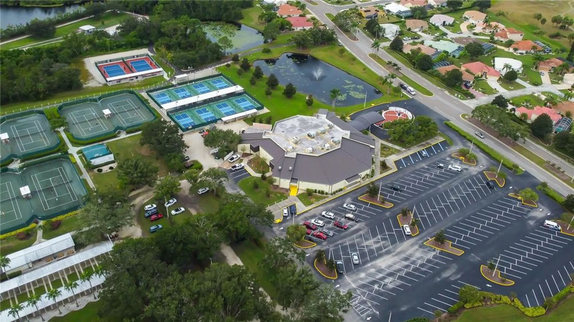 Property Slideshow image 60 of 77 | 329 club manor dr, Sun City Center, FL, 33573