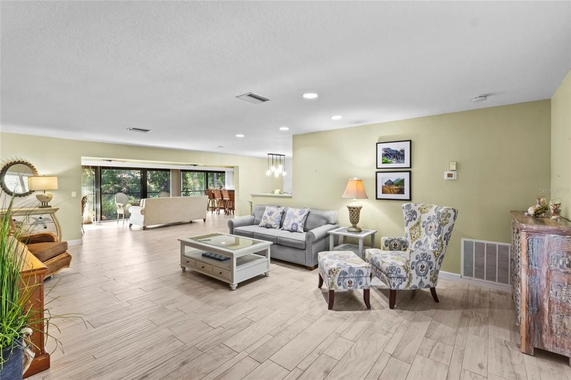 Property Slideshow image 5 of 38 | 7143 fairway bend ln, Sarasota, FL, 34243