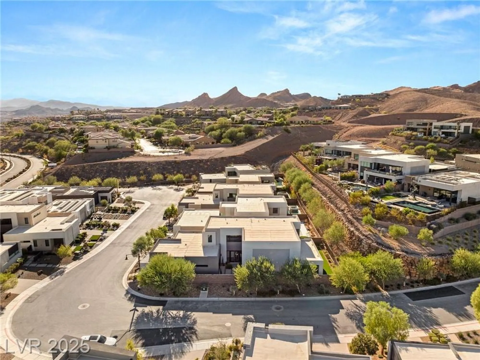Property Slideshow image 32 of 41 | 21 highland cove ln, Henderson, NV, 89011