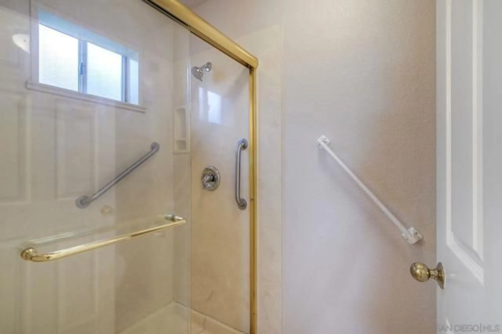 Property Slideshow image 17 of 42 | 1089 ridge heights dr, Fallbrook, CA, 92028