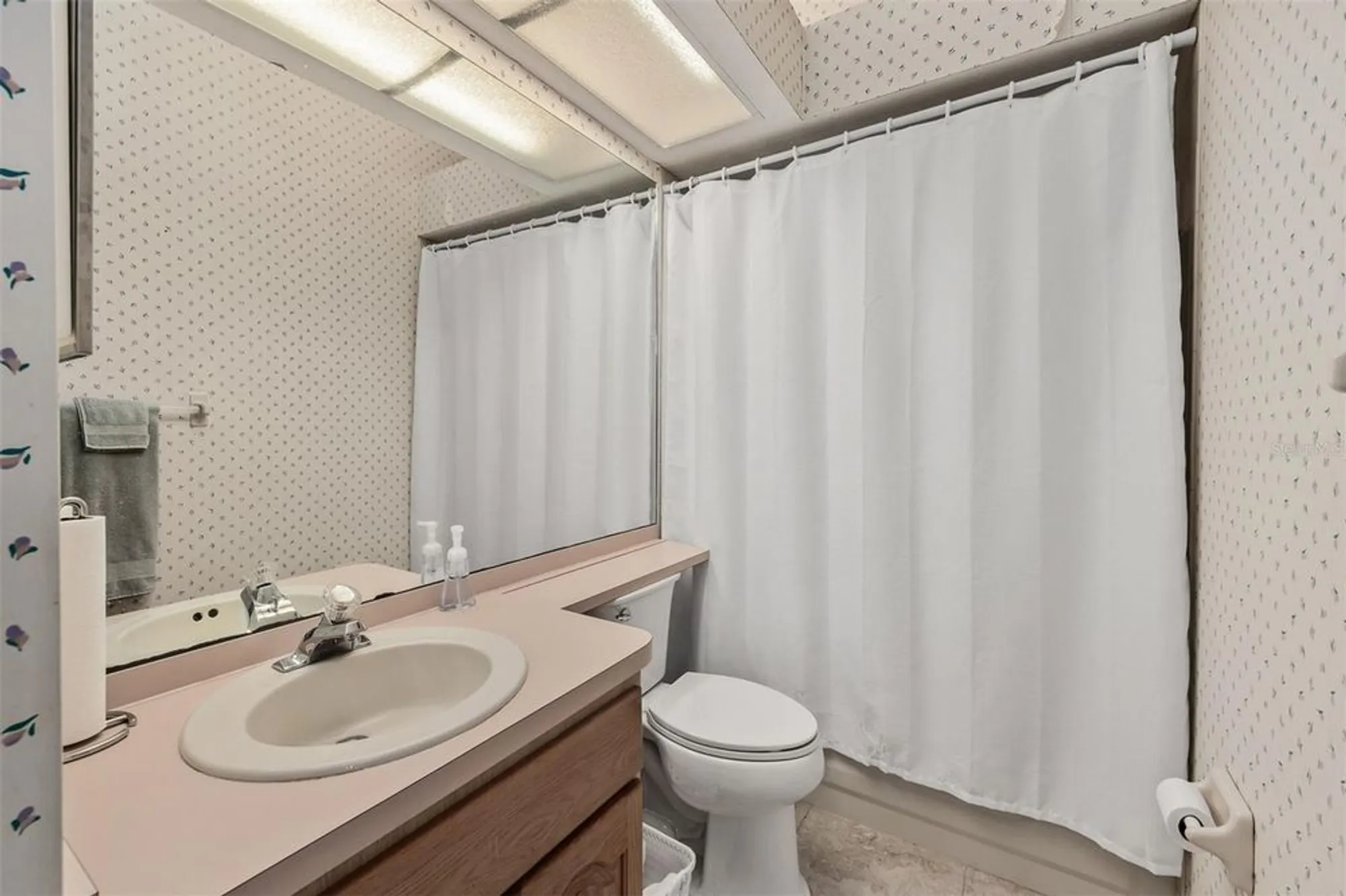 Property Slideshow image 11 of 28 | 9443 burnam dr, Weeki Wachee, FL, 34613