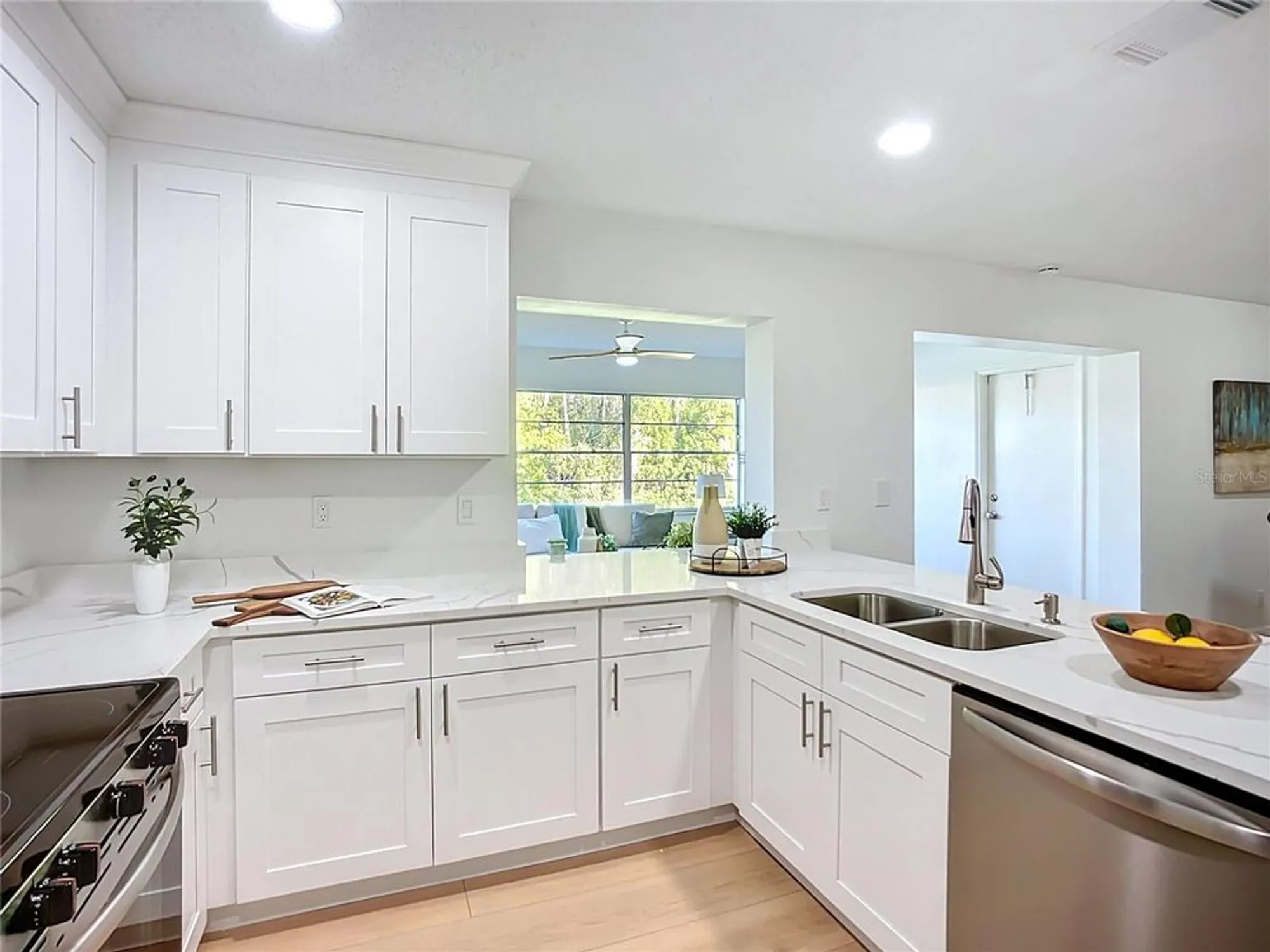 Property Slideshow image 10 of 41 | 2014 hampstead cir, Sun City Center, FL, 33573