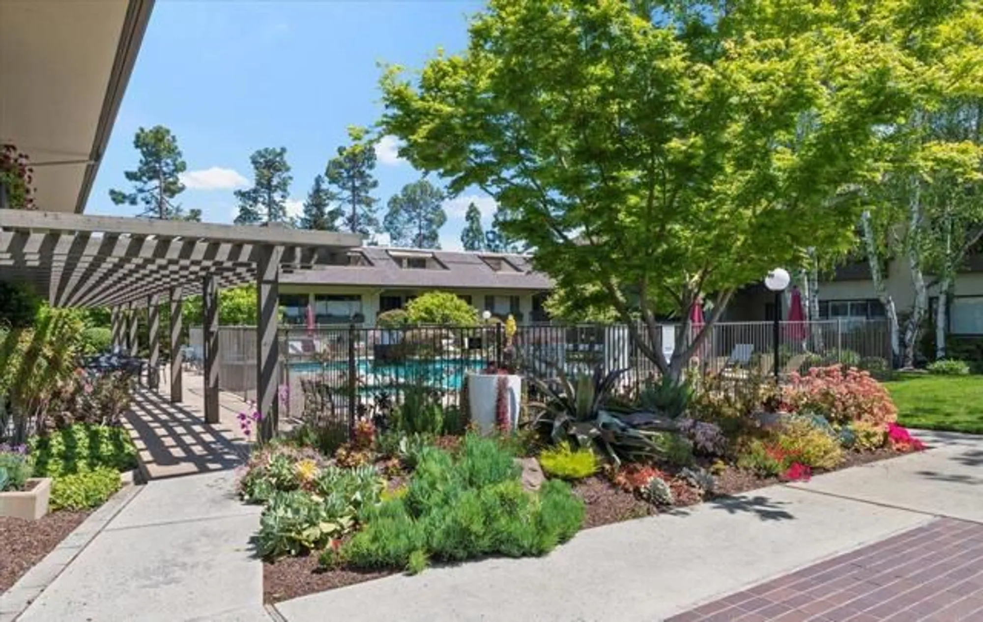 Property Slideshow image 15 of 24 | 2140 santa cruz ave b104, Menlo Park, CA, 94025