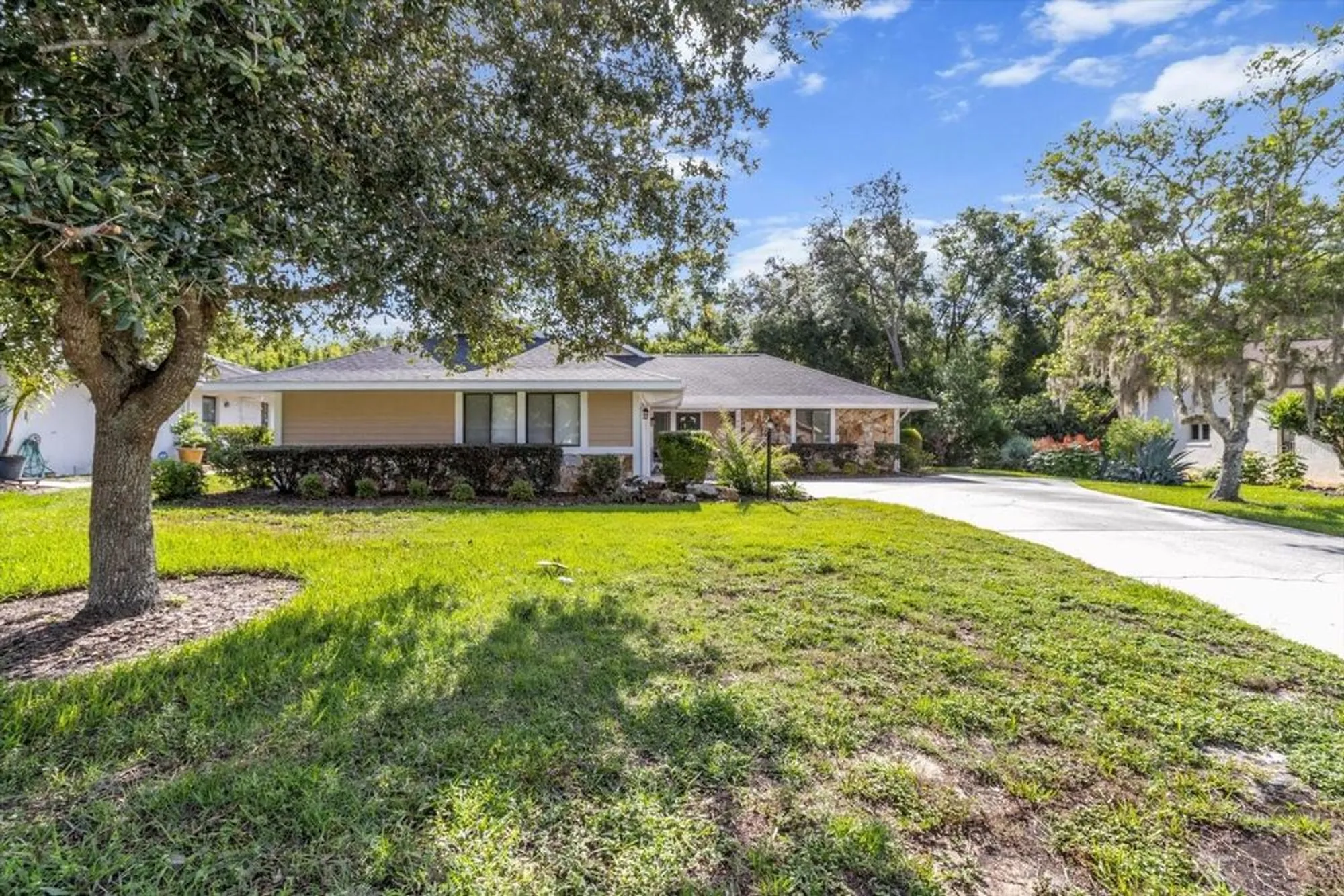 Property Slideshow image 8 of 49 | 1445 n chapelcross loop, Crystal River, FL, 34429