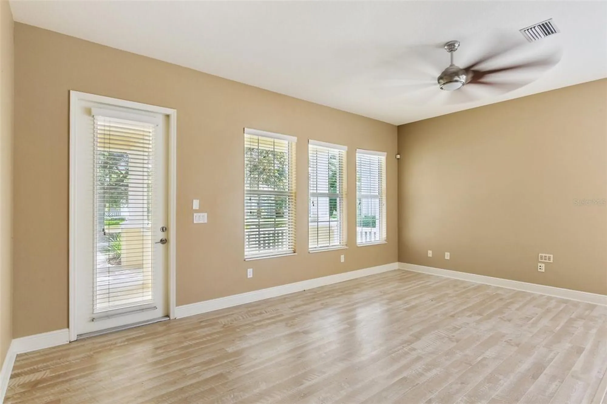 Property Slideshow image 4 of 35 | 221 sunset crest ct, Apollo Beach, FL, 33572