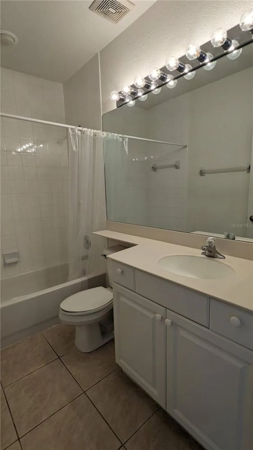 Property Slideshow image 24 of 27 | 7307 fountain palm cir # 7-102, Bradenton, FL, 34203