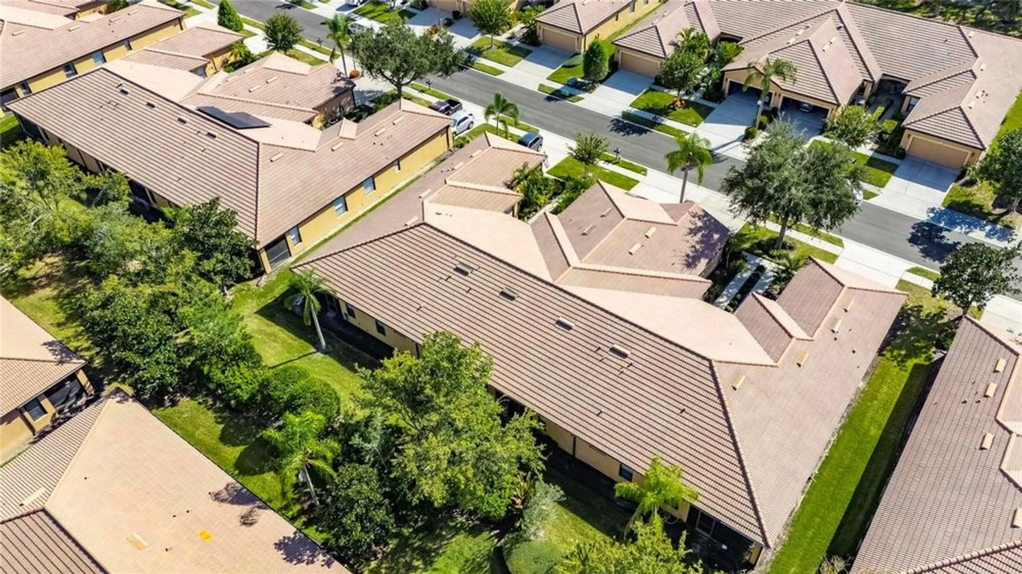 Property Slideshow image 34 of 36 | 329 seneca falls dr, Apollo Beach, FL, 33572