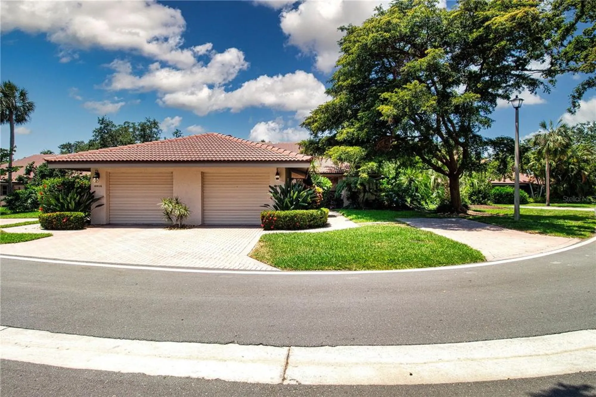 Property Slideshow image 5 of 48 | 4812 kestral park cir 20, Sarasota, FL, 34231