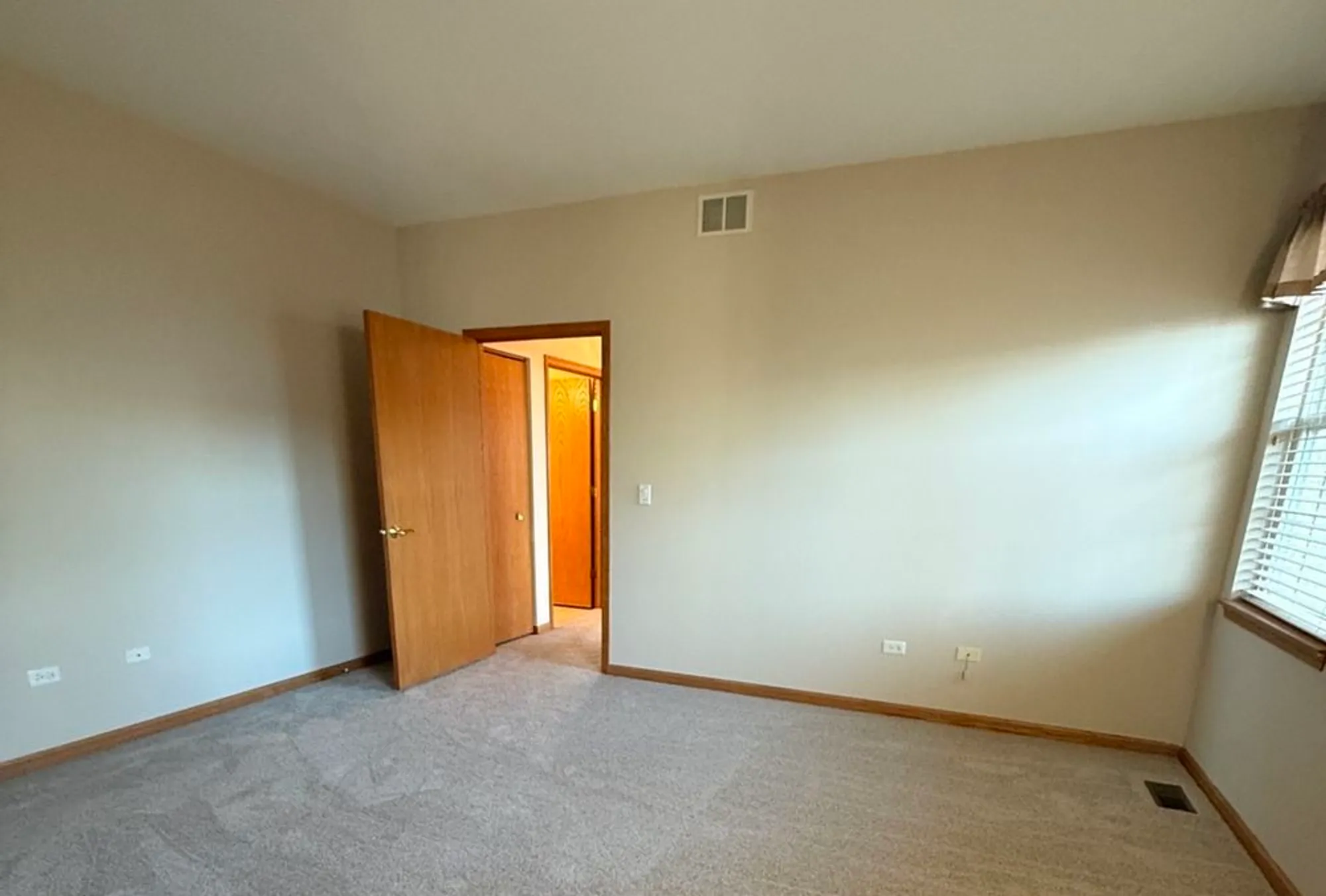 Property Slideshow image 18 of 24 | 20965 w snowberry ln, Plainfield, IL, 60544