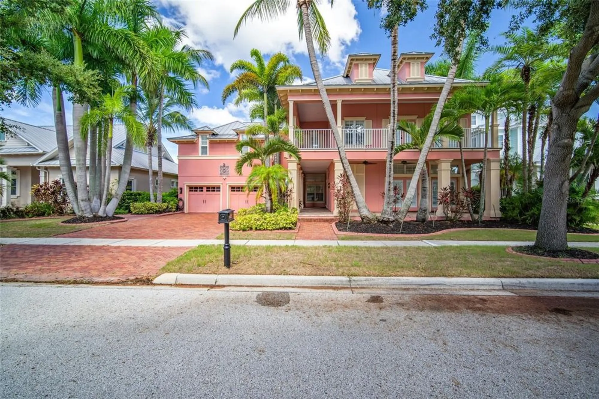 Property Slideshow image 1 of 94 | 825 islebay dr, Apollo Beach, FL, 33572