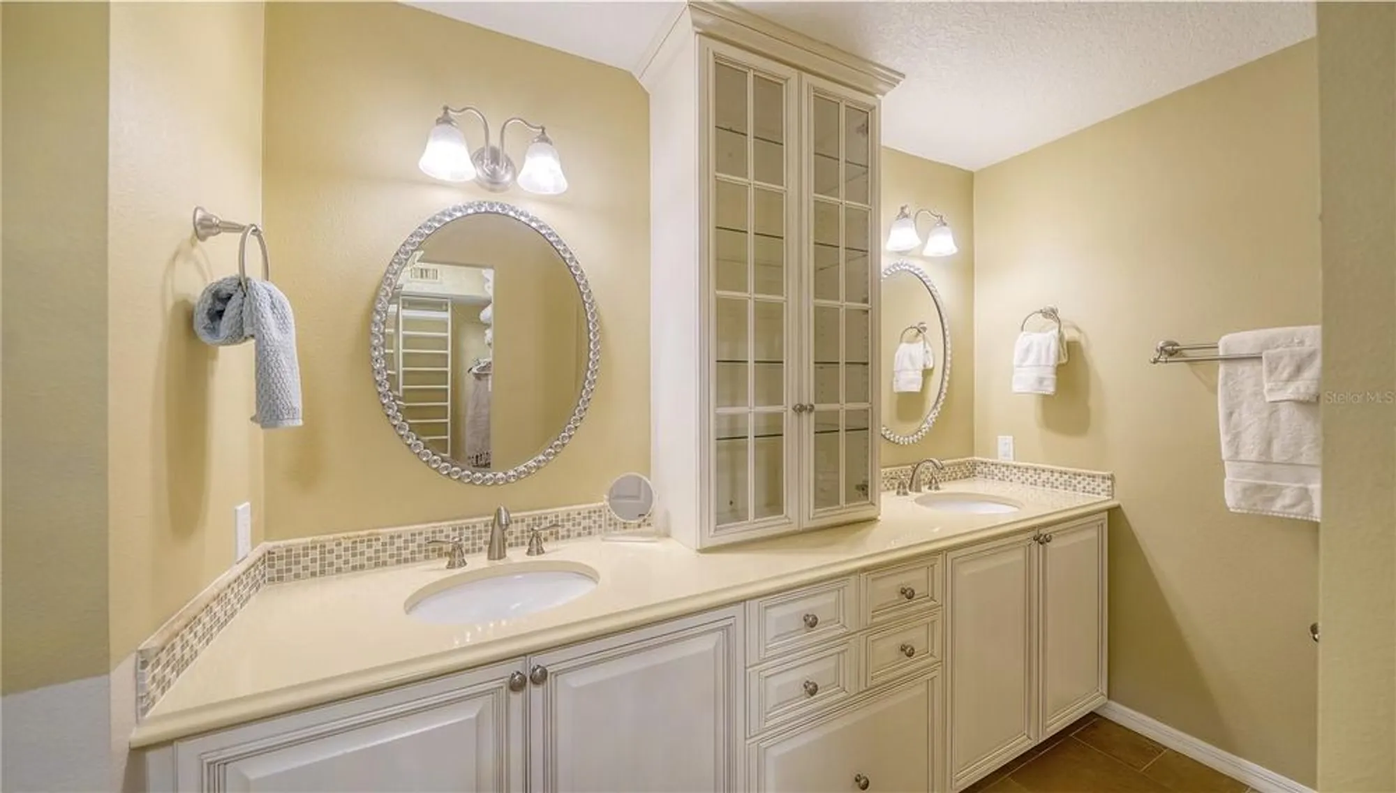 Property Slideshow image 22 of 63 | 19 whispering sands dr apt 805, Sarasota, FL, 34242