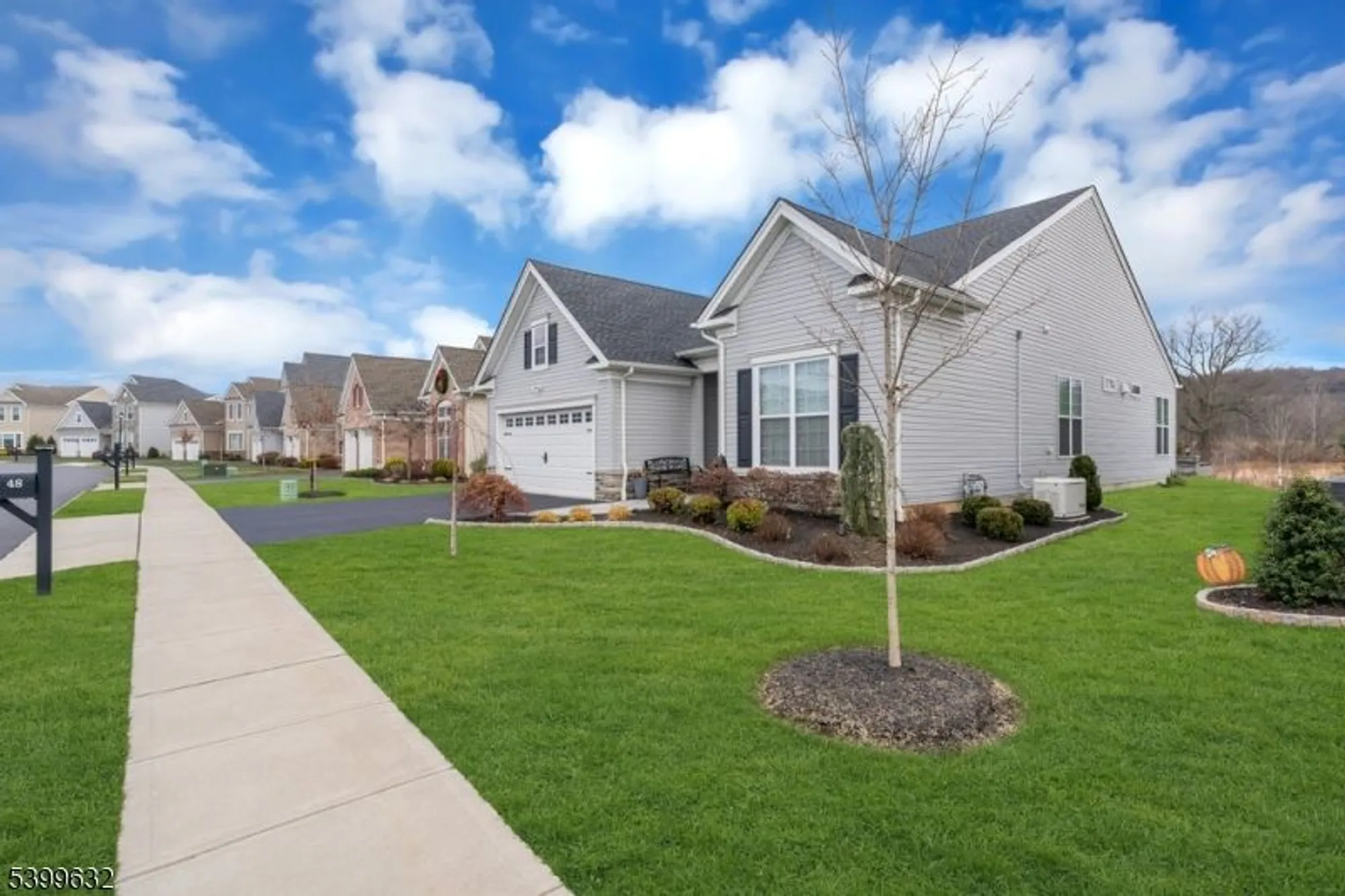 Property Slideshow image 2 of 44 | 48 drake way, Flanders, NJ, 07836