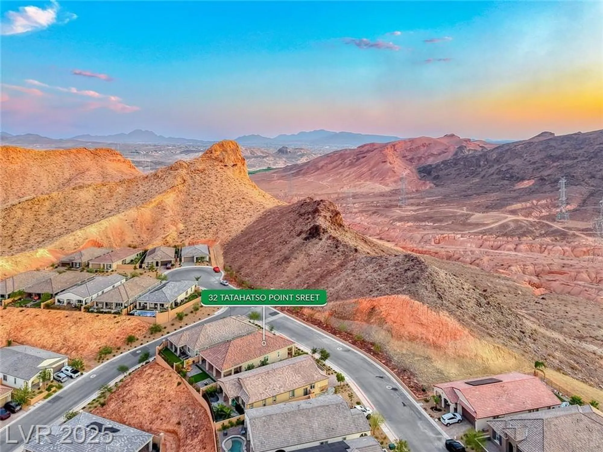 Property Slideshow image 13 of 78 | 32 tatahatso point st, Henderson, NV, 89011
