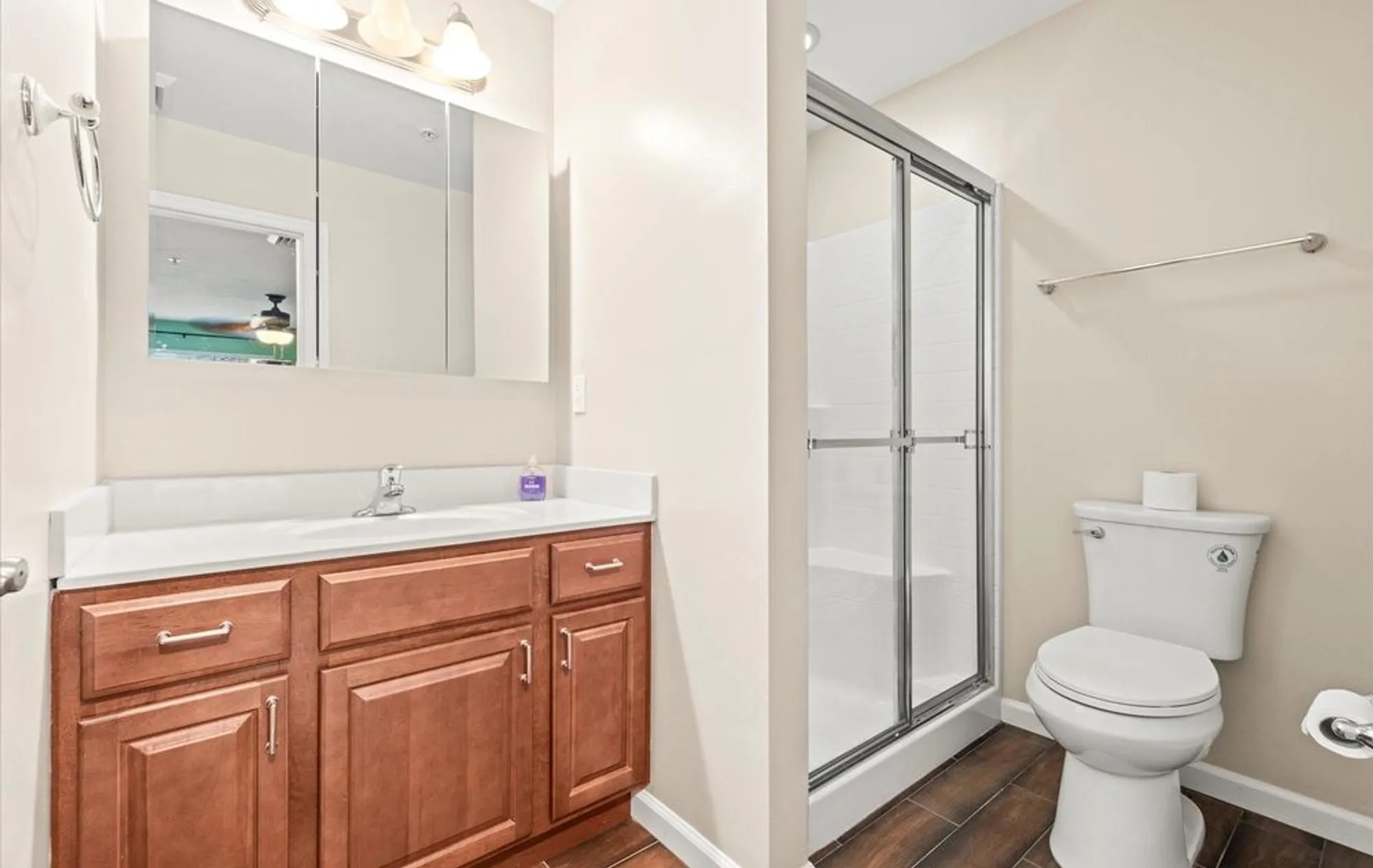 Property Slideshow image 16 of 20 | 1002 willow ln, Valley Stream, NY, 11580