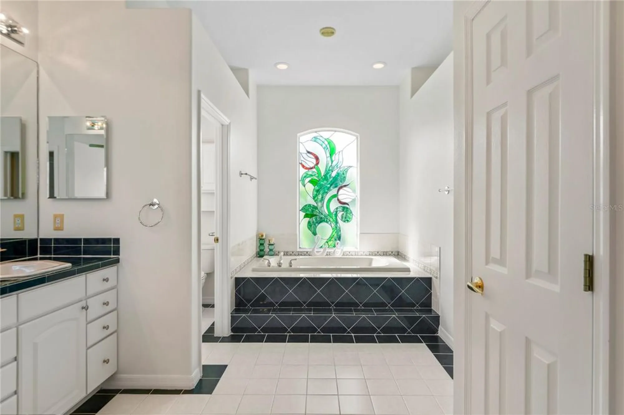 Property Slideshow image 32 of 97 | 9219 grand cypress dr, Weeki Wachee, FL, 34613