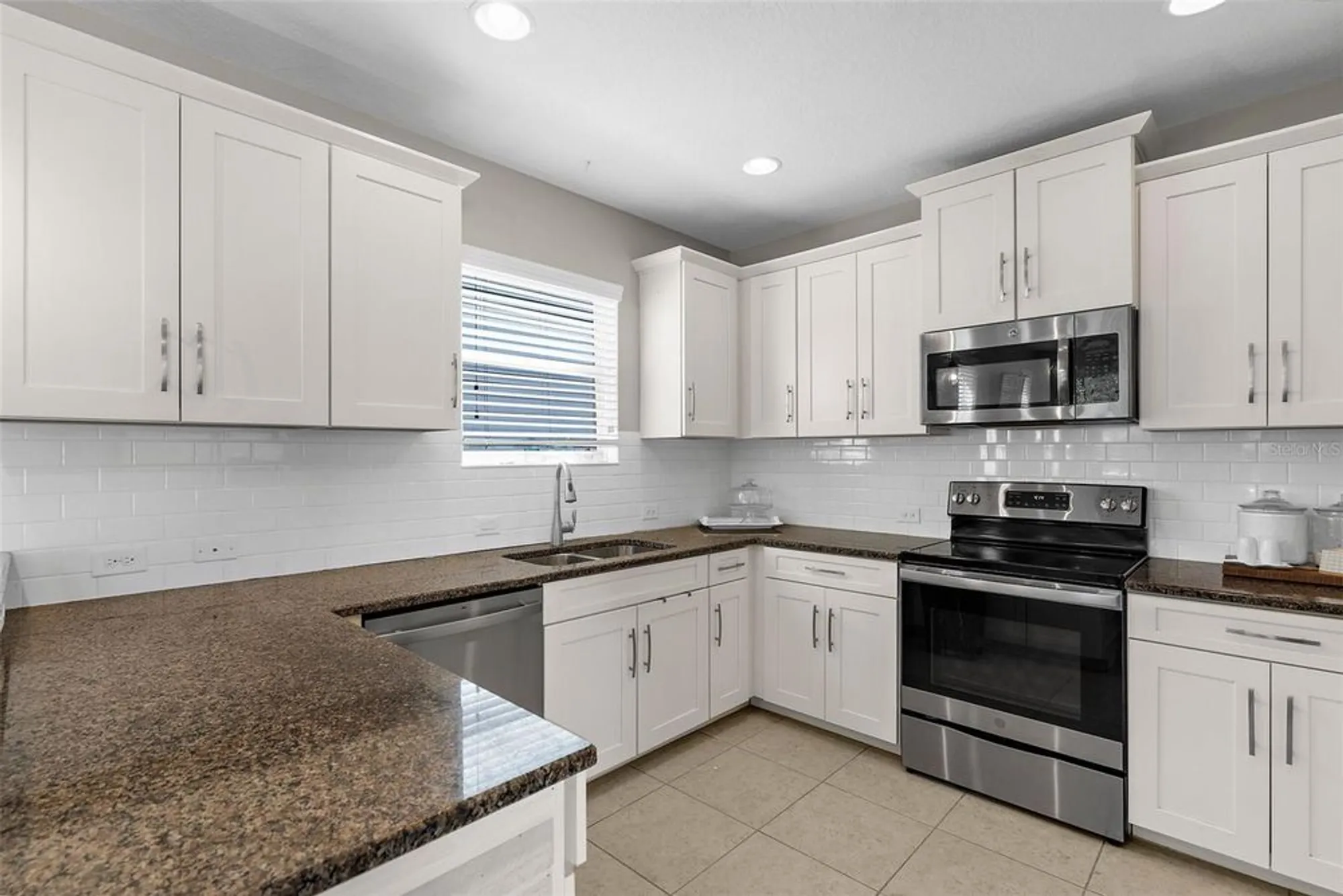 Property Slideshow image 13 of 50 | 12520 shimmering oak cir, Venice, FL, 34293