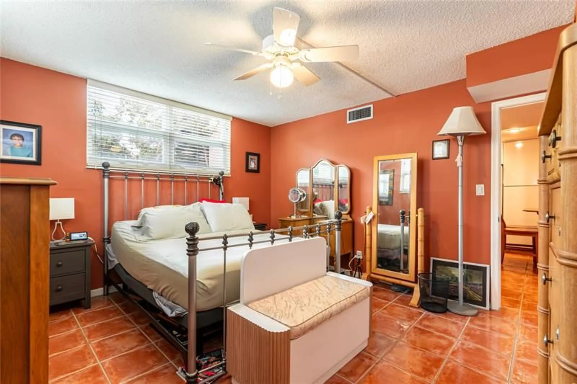 Property Slideshow image 13 of 55 | 820 s hollybrook dr 101, Pembroke Pines, FL, 33025