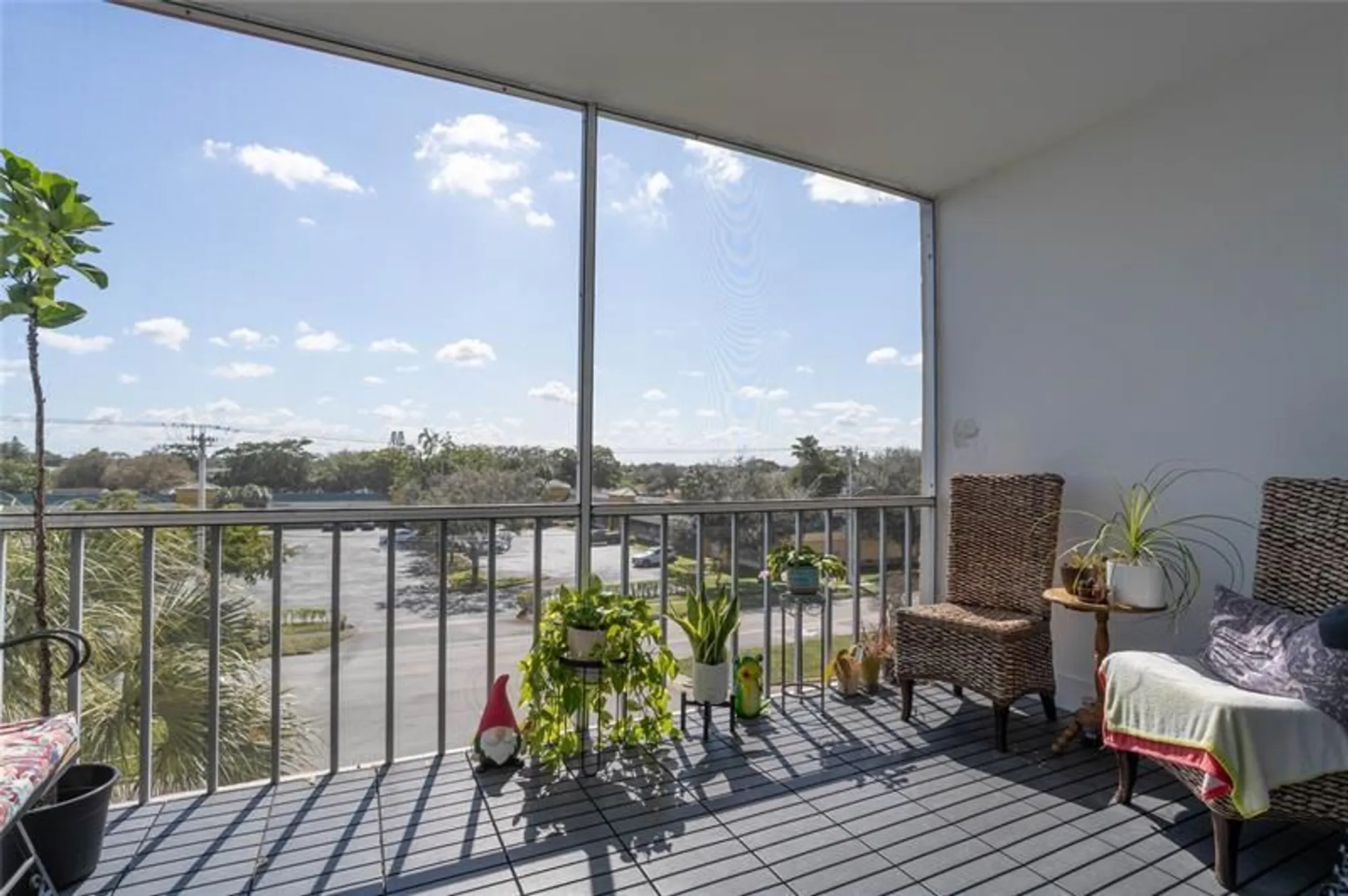 Property Slideshow image 26 of 31 | 1000 country club dr 403, Margate, FL, 33063