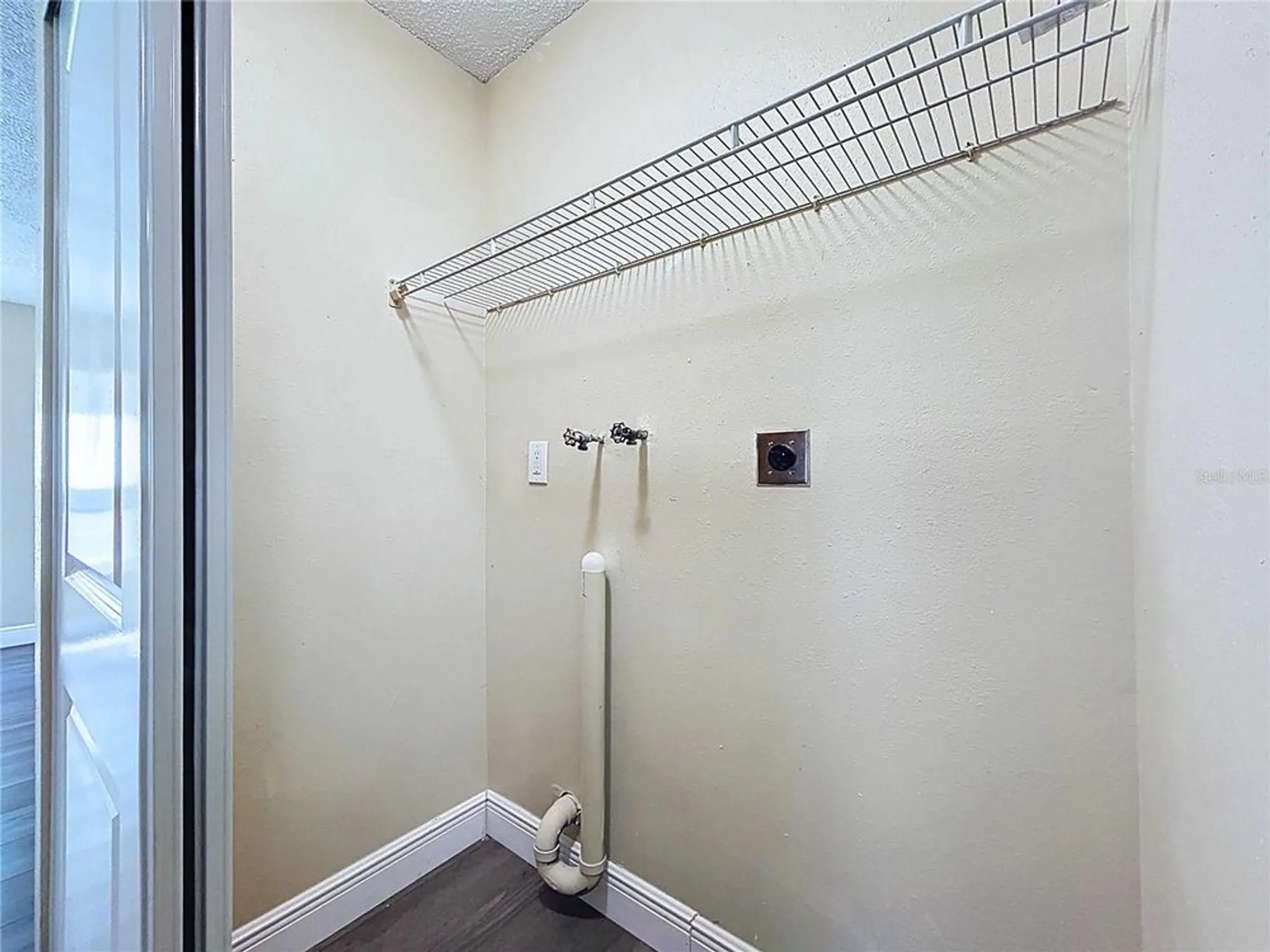 Property Slideshow image 14 of 26 | 8101 casuarina dr, Port Richey, FL, 34668