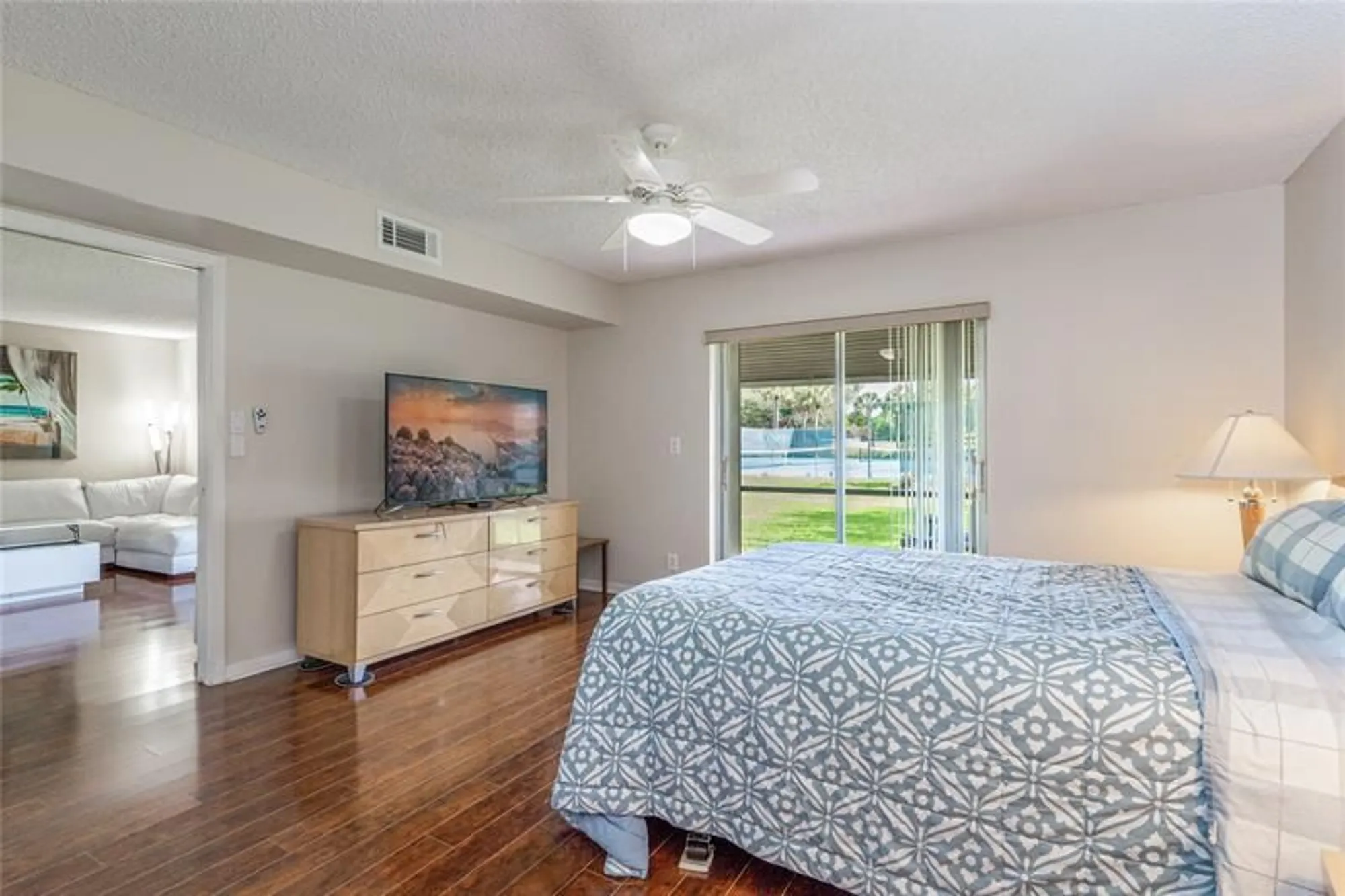 Property Slideshow image 11 of 54 | 150 s hollybrook ter 107, Pembroke Pines, FL, 33025
