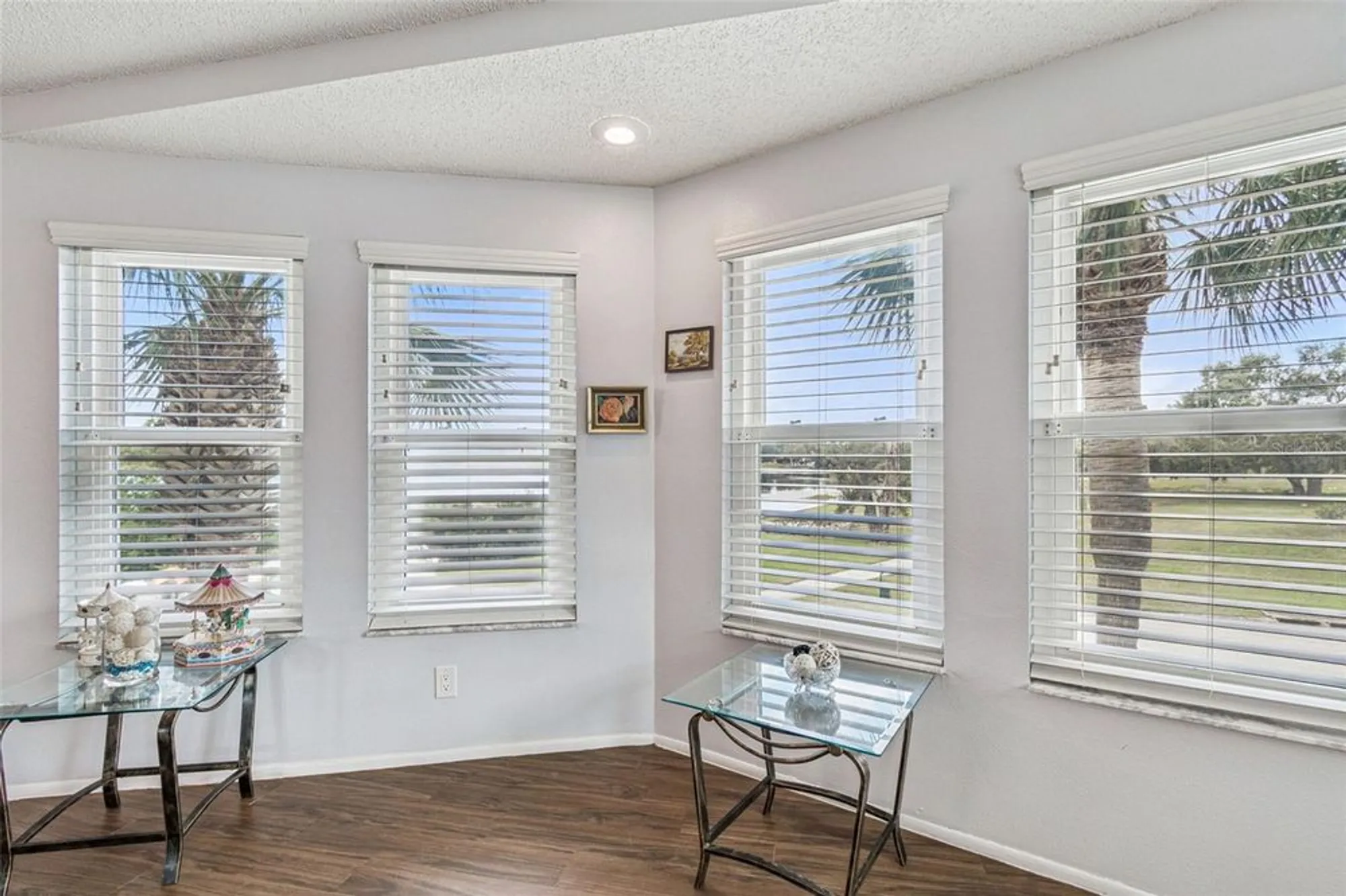 Property Slideshow image 11 of 100 | 2221 norwegian dr 41, Clearwater, FL, 33763