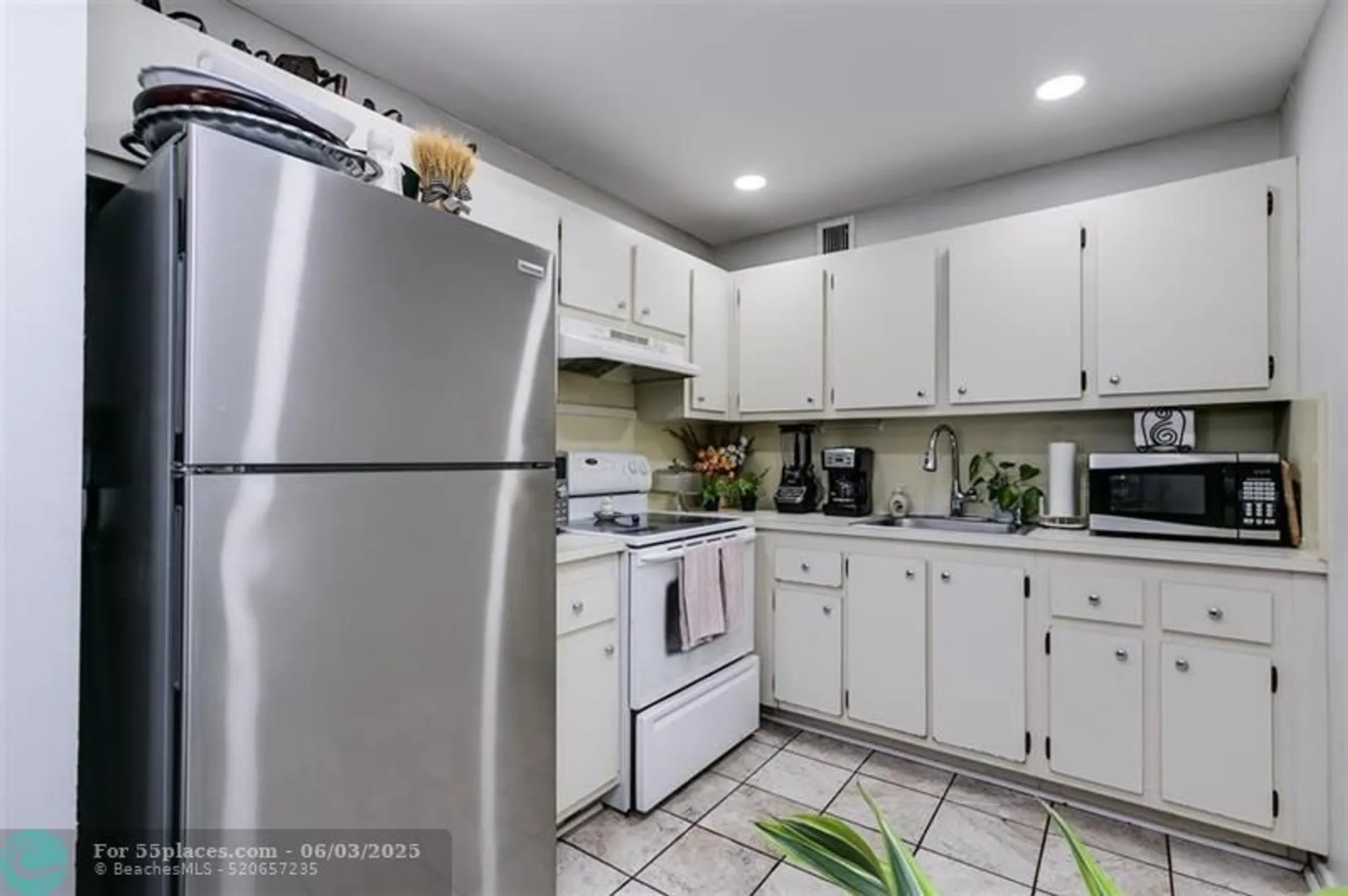 Property Slideshow image 11 of 29 | 13475 sw 9th st apt 306, Pembroke Pines, FL, 33027
