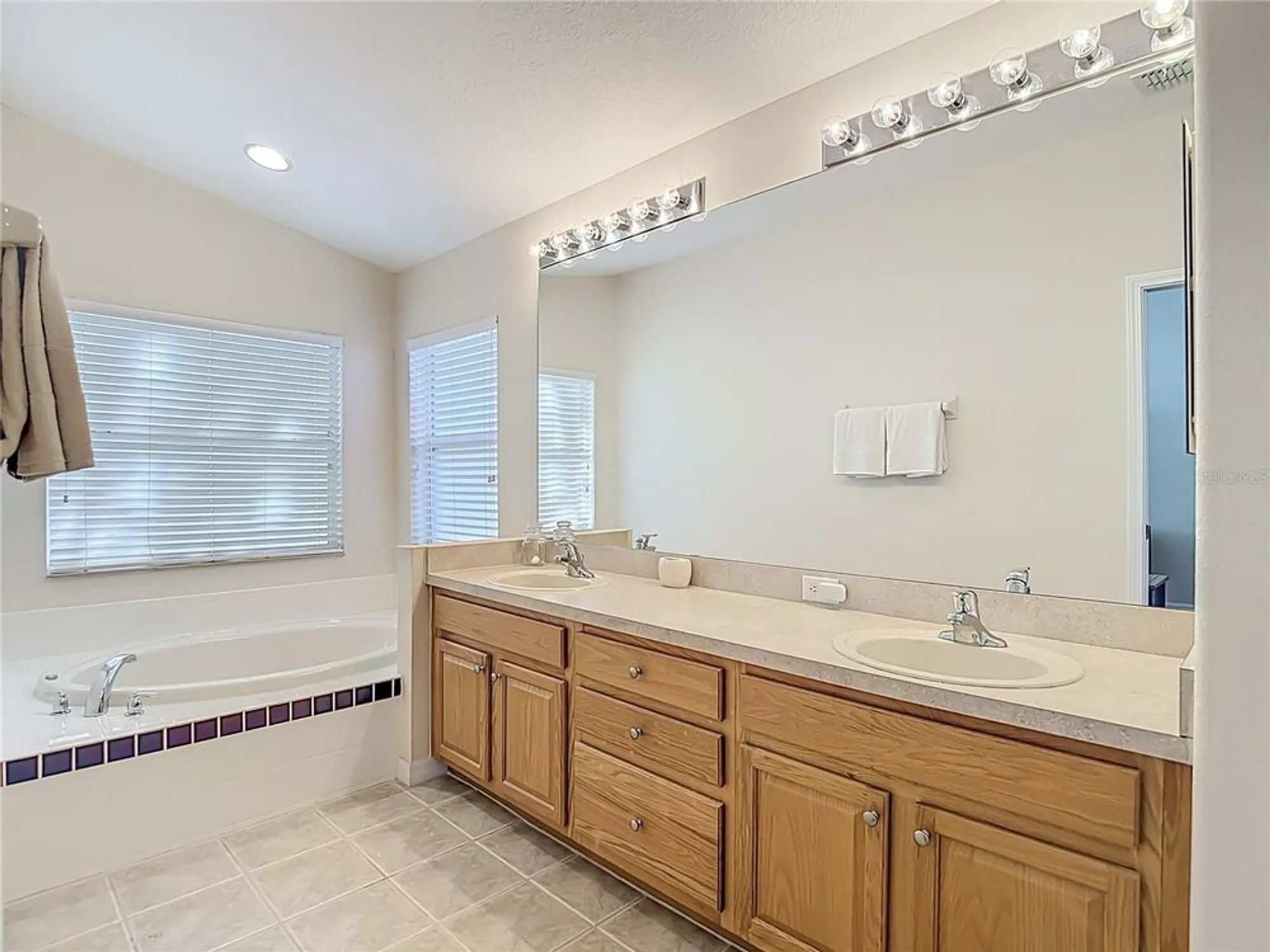 Property Slideshow image 25 of 48 | 456 greenwich cir, Spring Hill, FL, 34609
