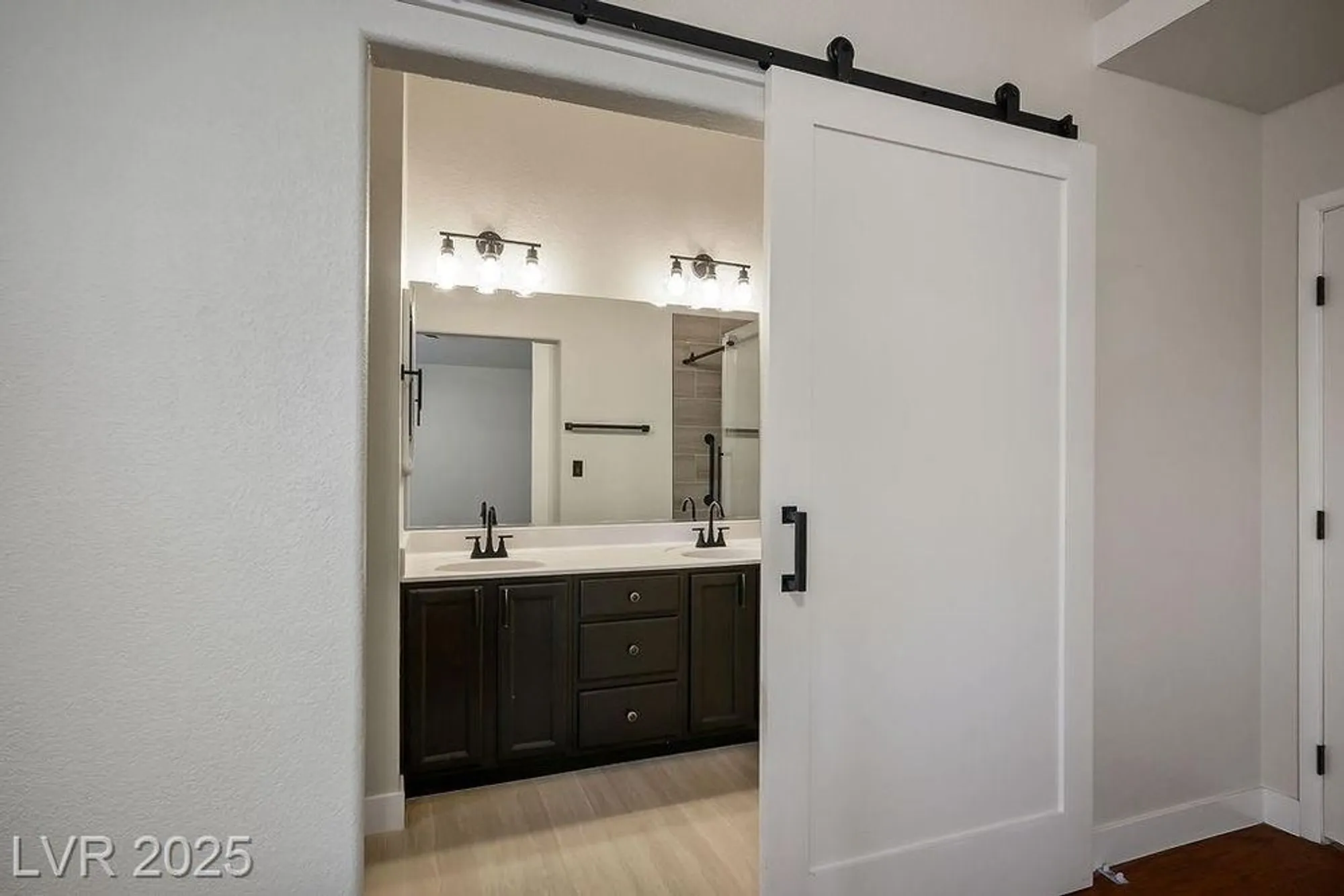 Property Slideshow image 12 of 32 | 4824 lawnwood ct, Las Vegas, NV, 89130
