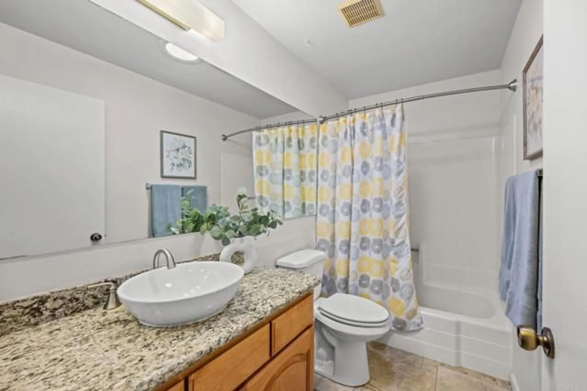 Property Slideshow image 8 of 19 | 4395 albatross way, Oceanside, CA, 92057