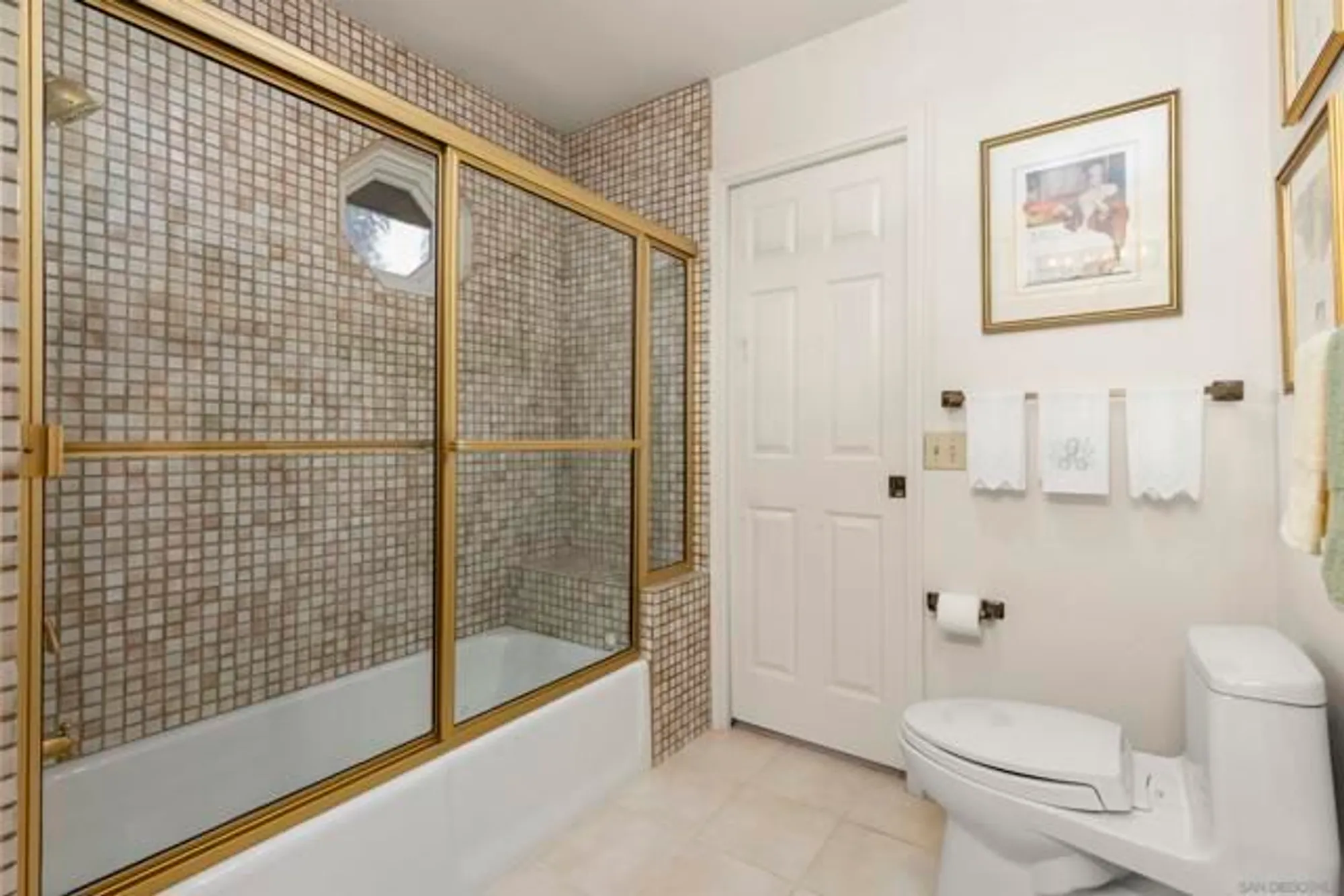 Property Slideshow image 17 of 75 | 17632 caminito hercuba, San Diego, CA, 92128