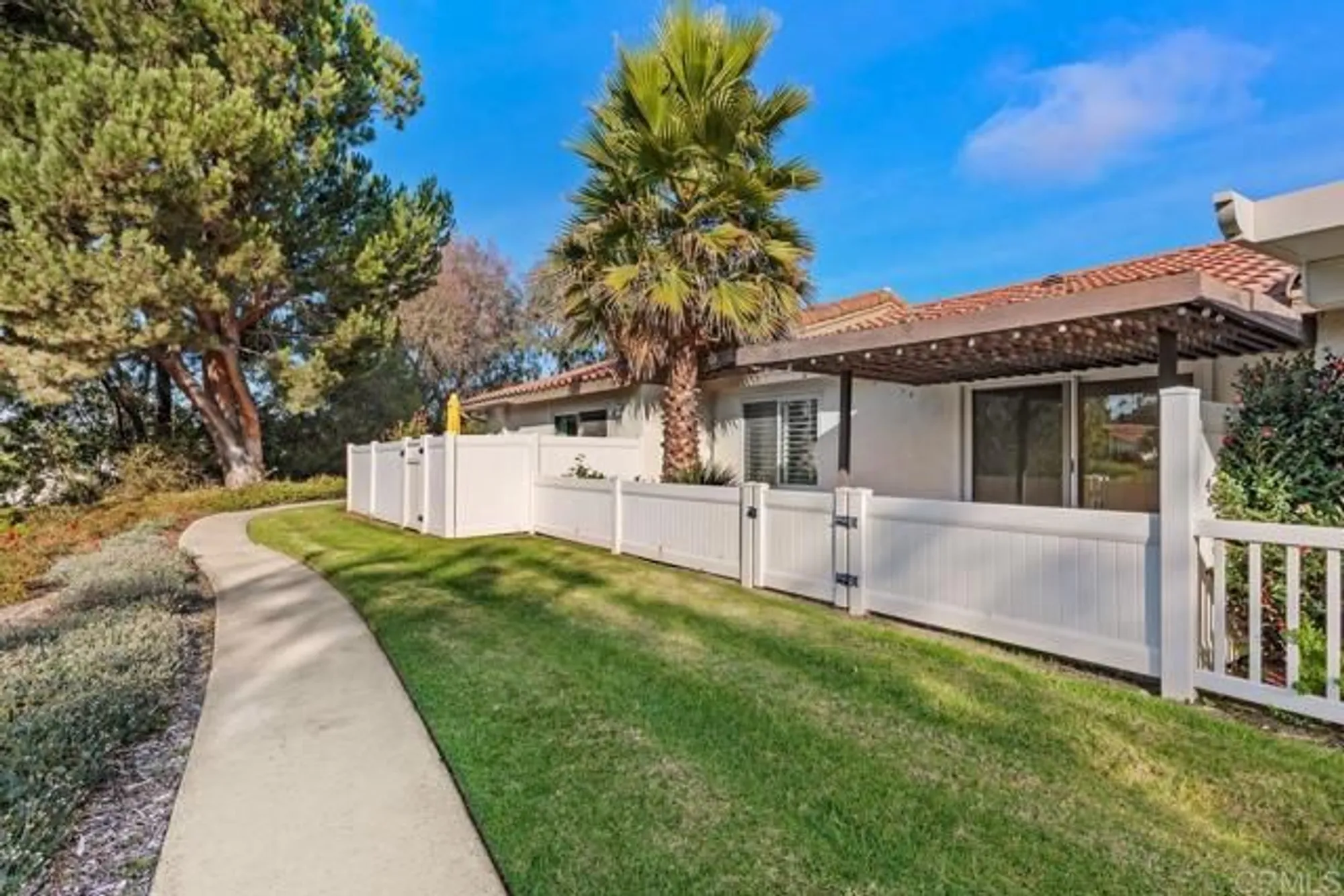 Property Slideshow image 17 of 18 | 1741 charleston ln, Encinitas, CA, 92024