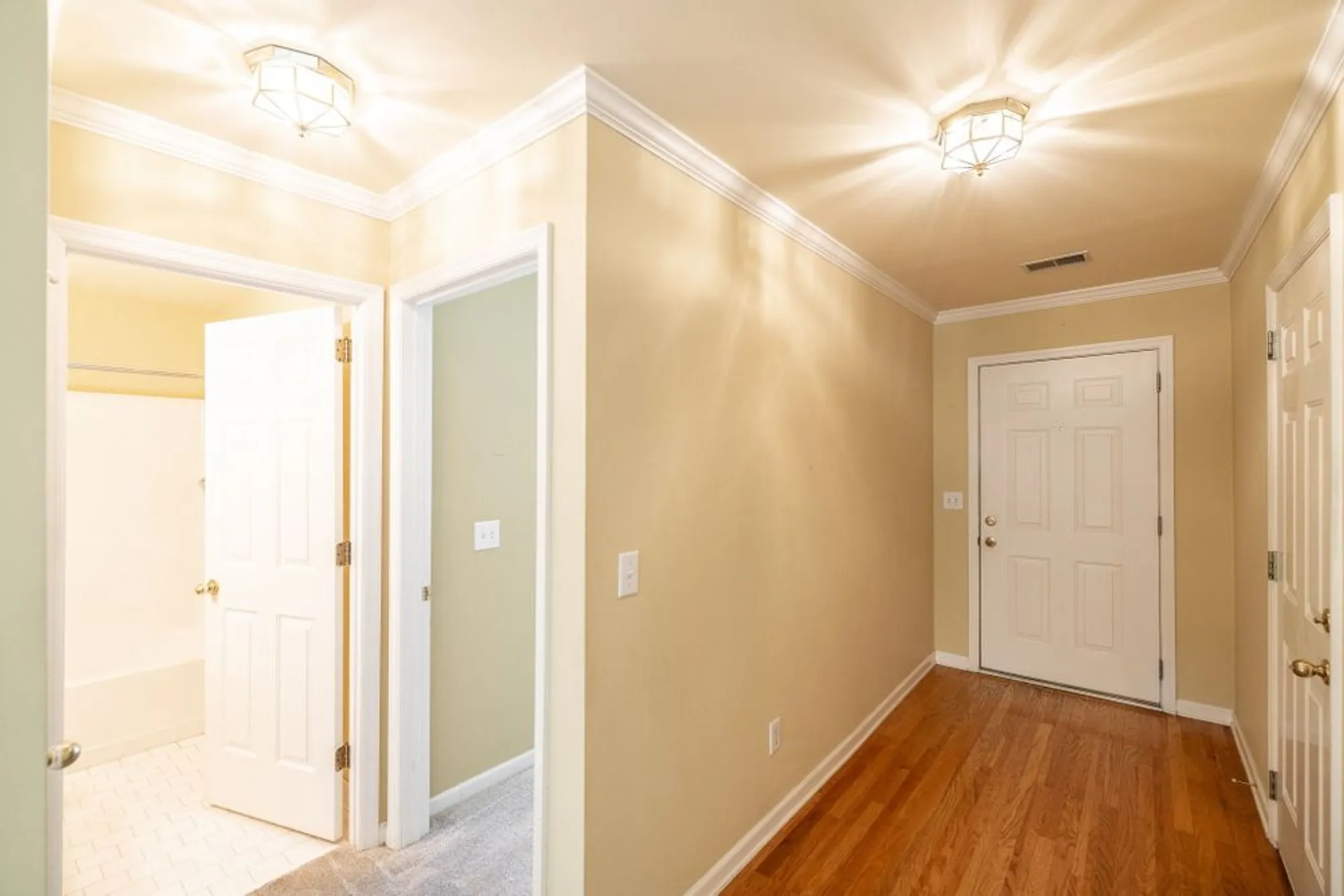 Property Slideshow image 6 of 54 | 115 newsom grn, Nashville, TN, 37221