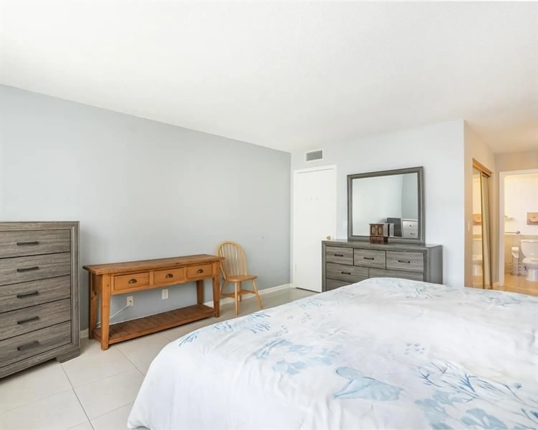 Property Slideshow image 17 of 22 | 4750 nw 22nd ct 204, Lauderhill, FL, 33313