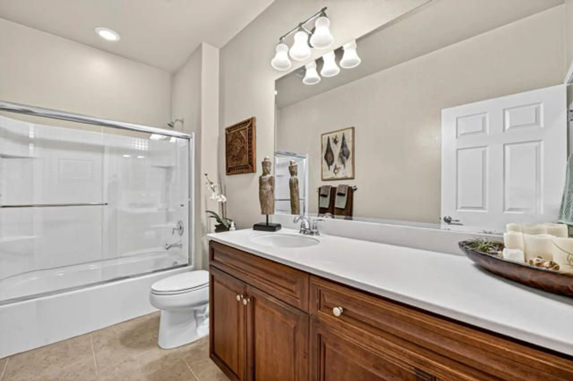 Property Slideshow image 29 of 66 | 39492 camino piscina, Indio, CA, 92203