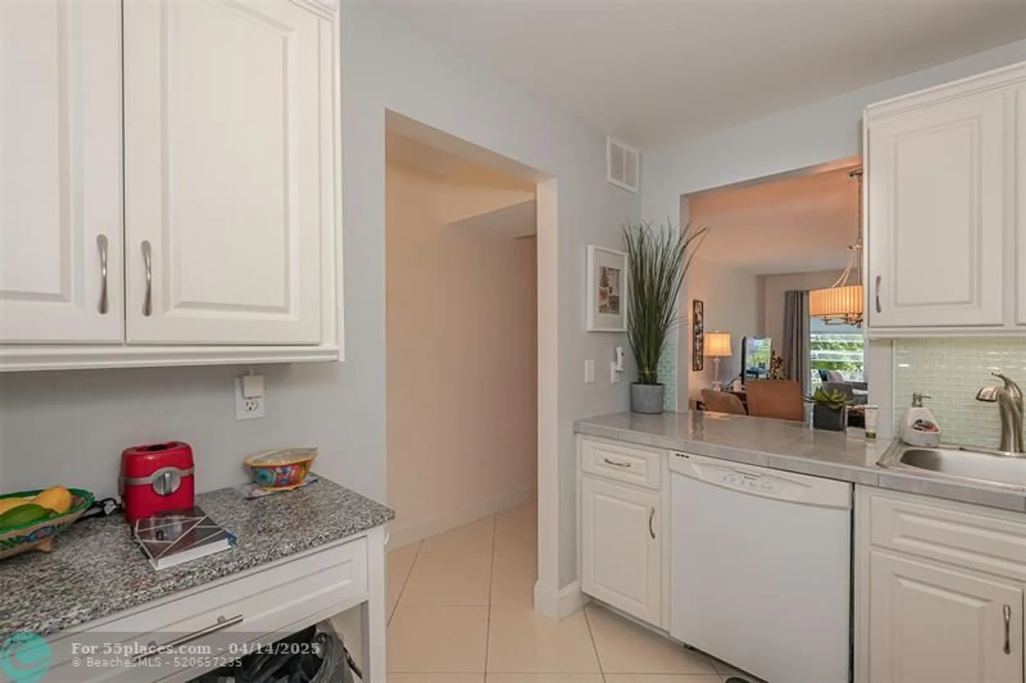 Property Slideshow image 13 of 36 | 2861 nw 47th ter apt 303, Lauderdale Lakes, FL, 33313