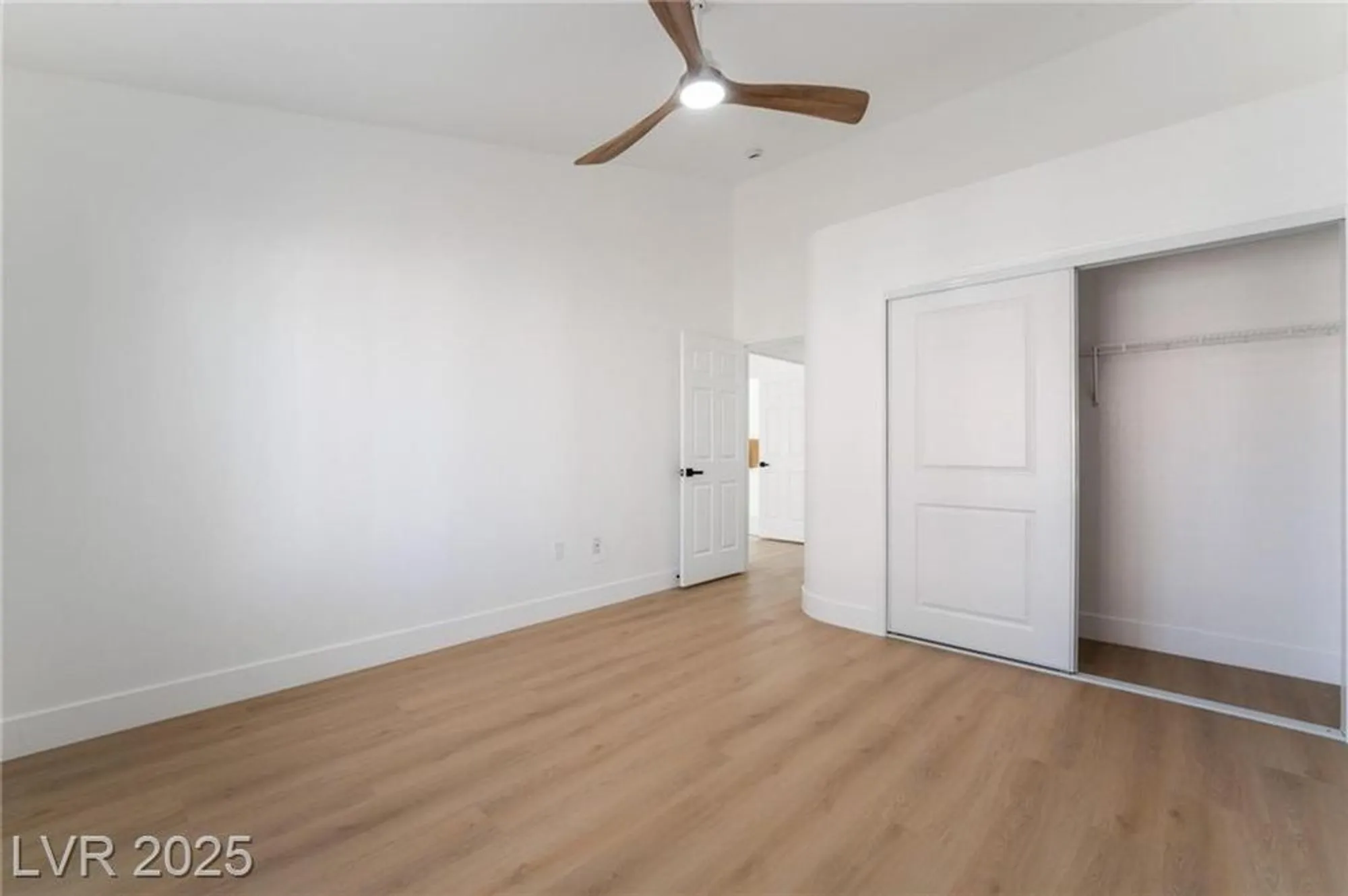 Property Slideshow image 43 of 57 | 2528 sunup dr, Las Vegas, NV, 89134