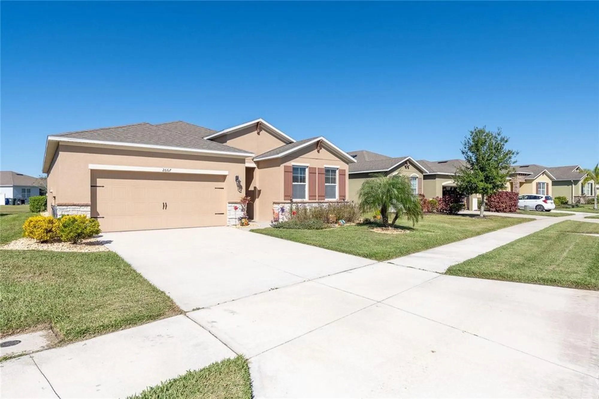 Property Slideshow image 1 of 52 | 2667 canyon crest dr, Lakeland, FL, 33811