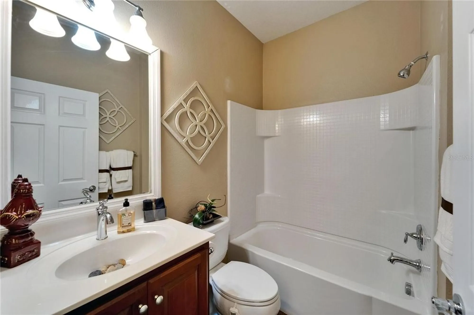 Property Slideshow image 43 of 93 | 5646 sunset falls dr, Apollo Beach, FL, 33572