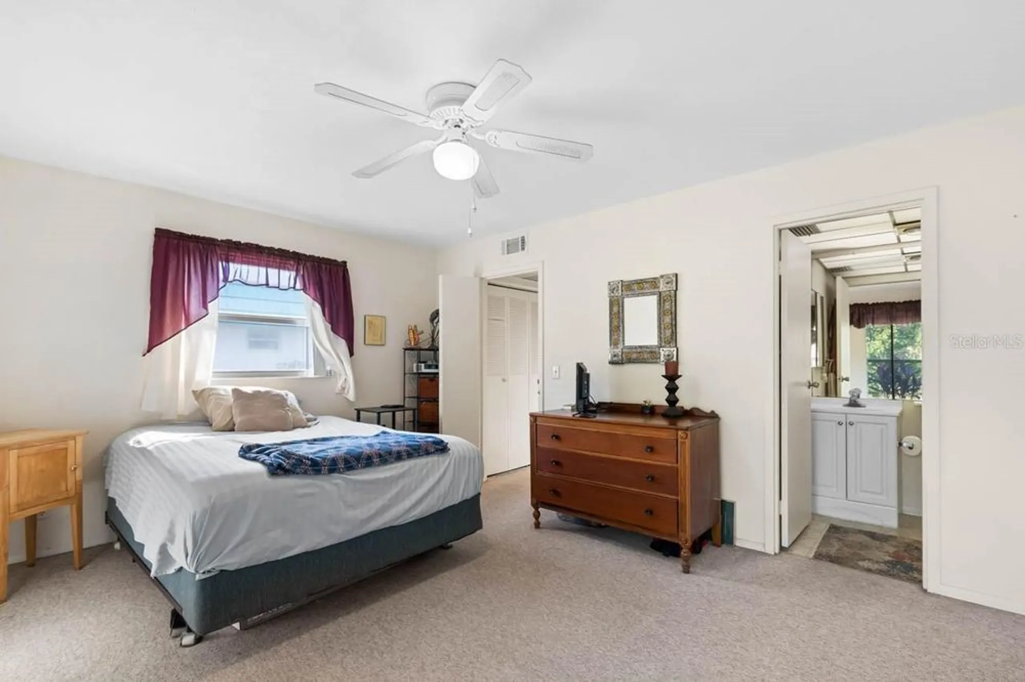 Property Slideshow image 11 of 63 | 1802 bedford ln 2, Sun City Center, FL, 33573